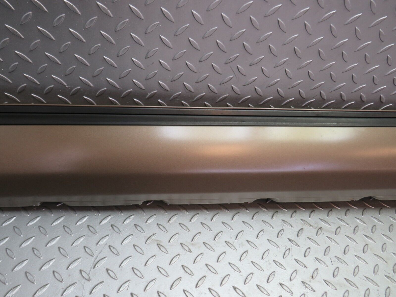 29212 Mercedes-Benz W124 230E Side Skirt Left Side 1246902340