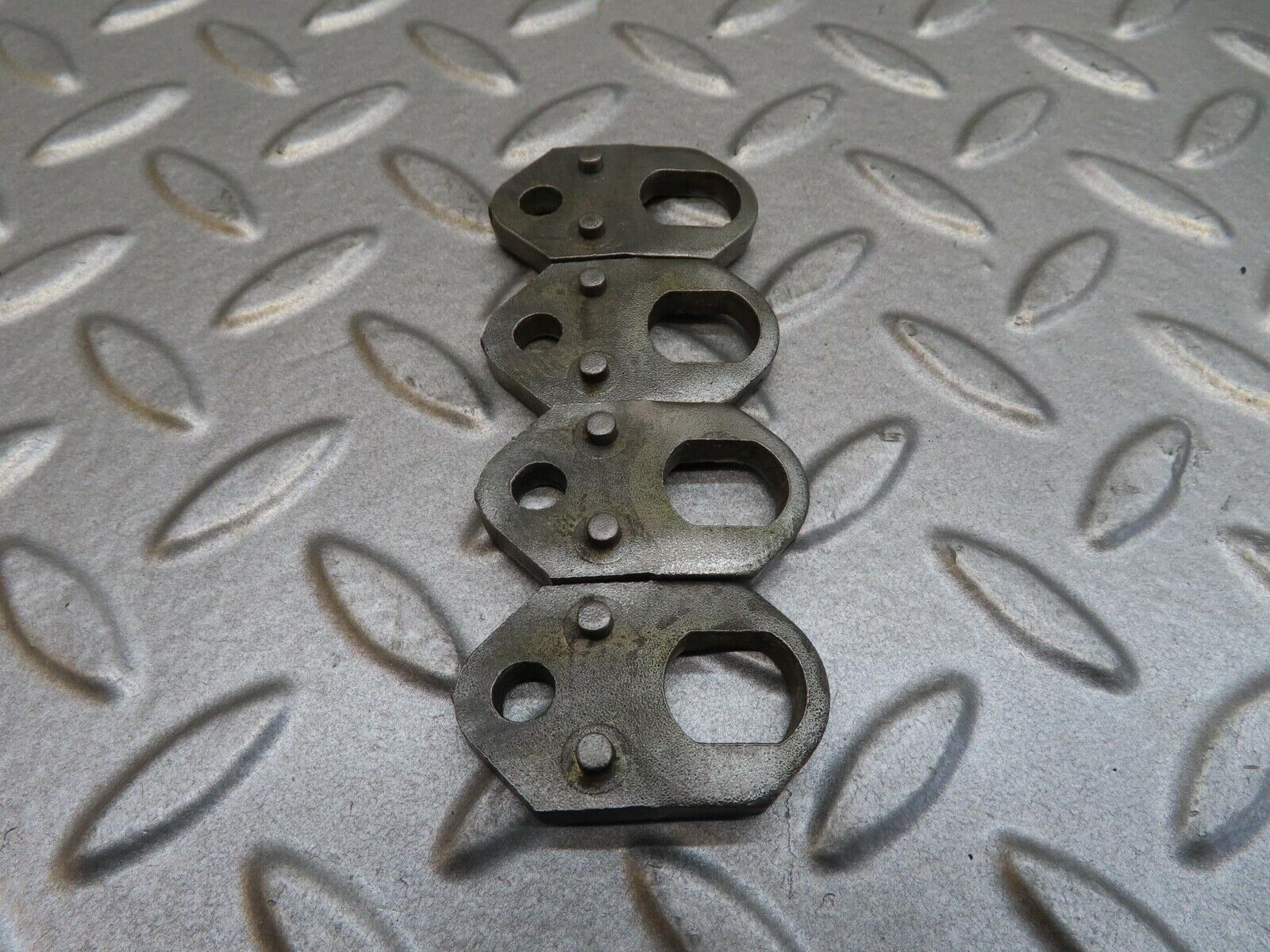 14402 Mercedes-Benz W116 350SE Fuel Injector Bracket Holder 4pcs