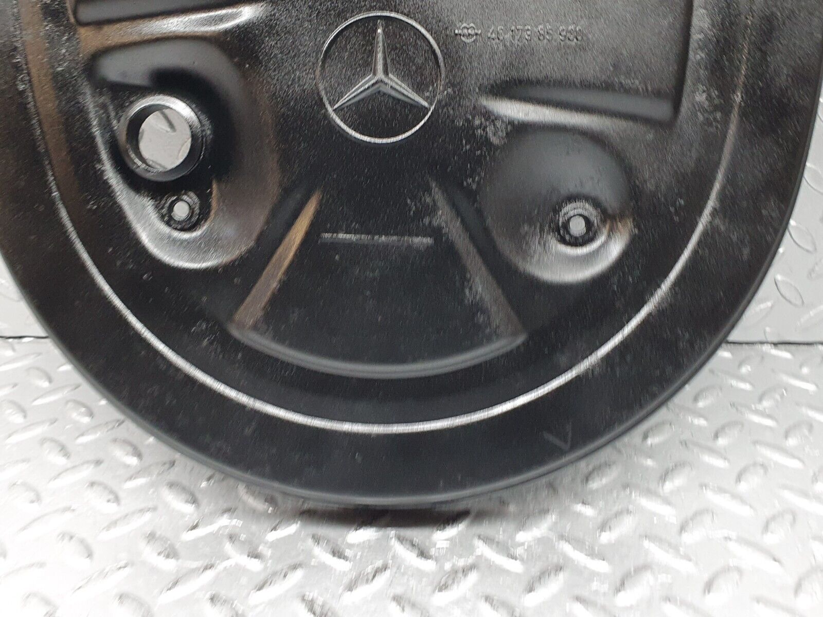 41195 Mercedes-Benz W126 300SE Air Filter Box Housing Lid 0130947202
