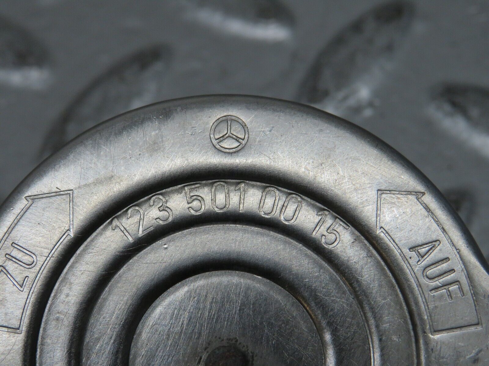 28612 Mercedes-Benz W123 230E Radiator Cap 1235010015