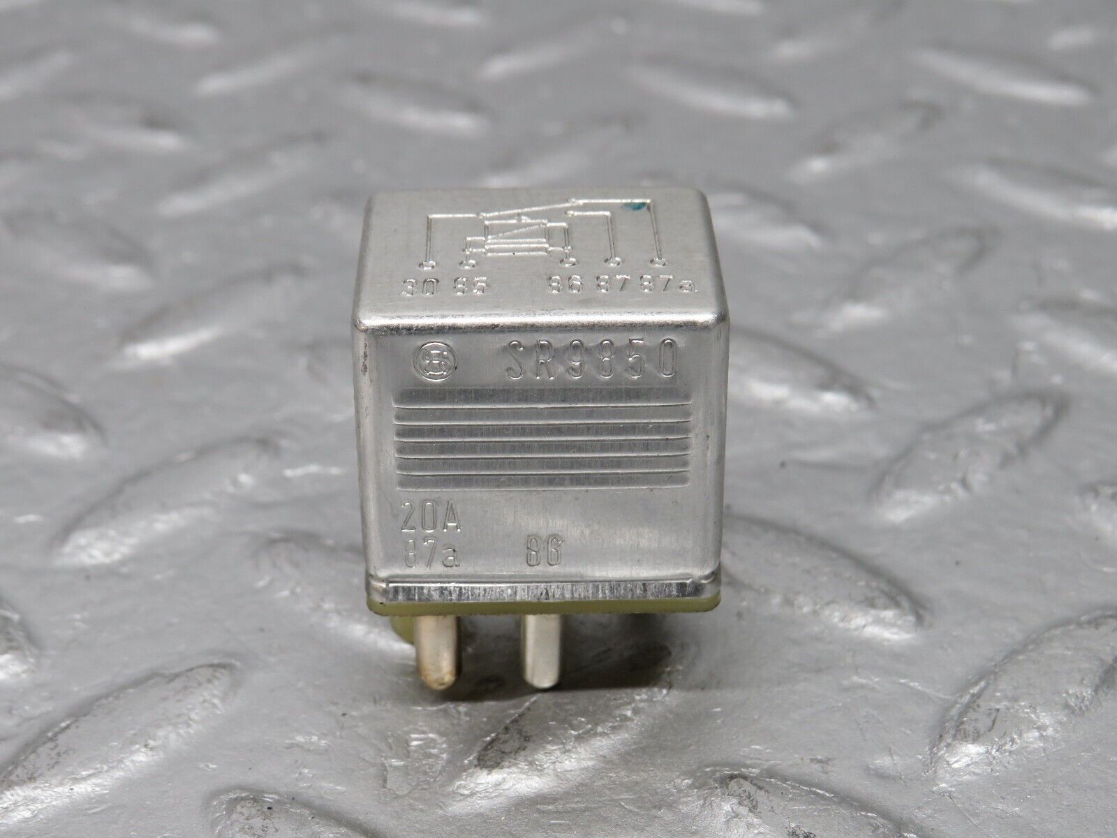 38536 Mercedes-Benz R129 280SL Coupe Multi Purpose Relay 0015420219