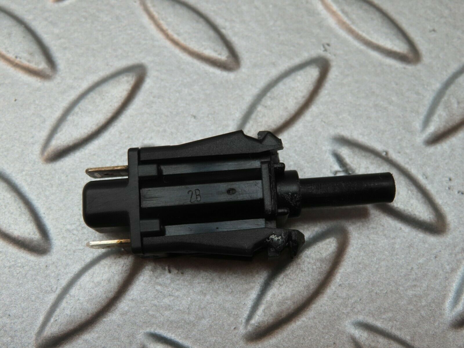 4209 Mercedes-Benz V123 240D LWB Door Contact Switch 0015458714