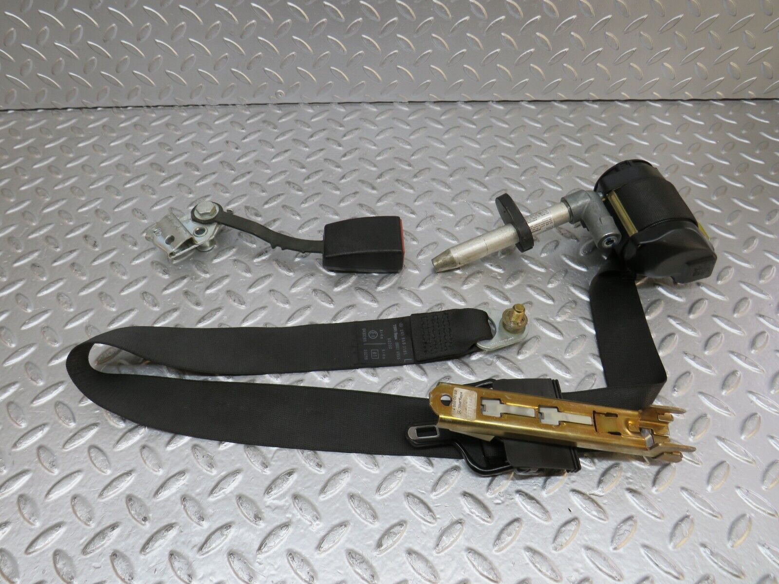 29605 Mercedes-Benz W124 230E Front Left Seat Belt With Buckle 2018607185