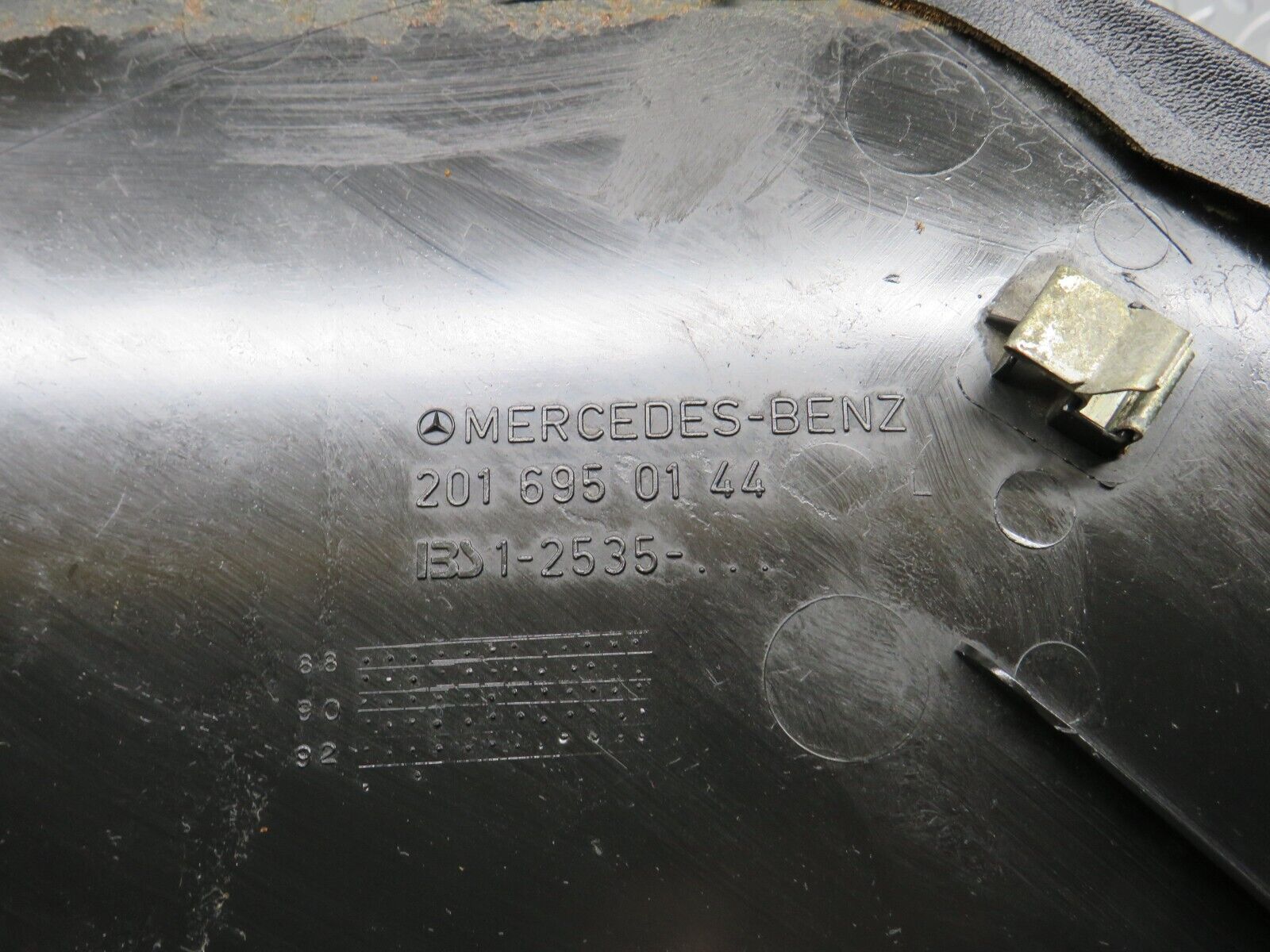 31568 Mercedes-Benz W201 190LE 1.8L C Pillar Cover Trim Left Black 2016950144