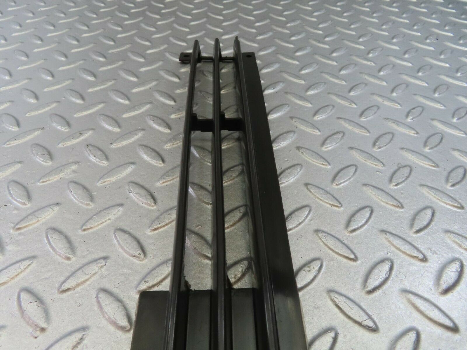 8865 Mercedes-Benz W115 Front Lower Grill Right