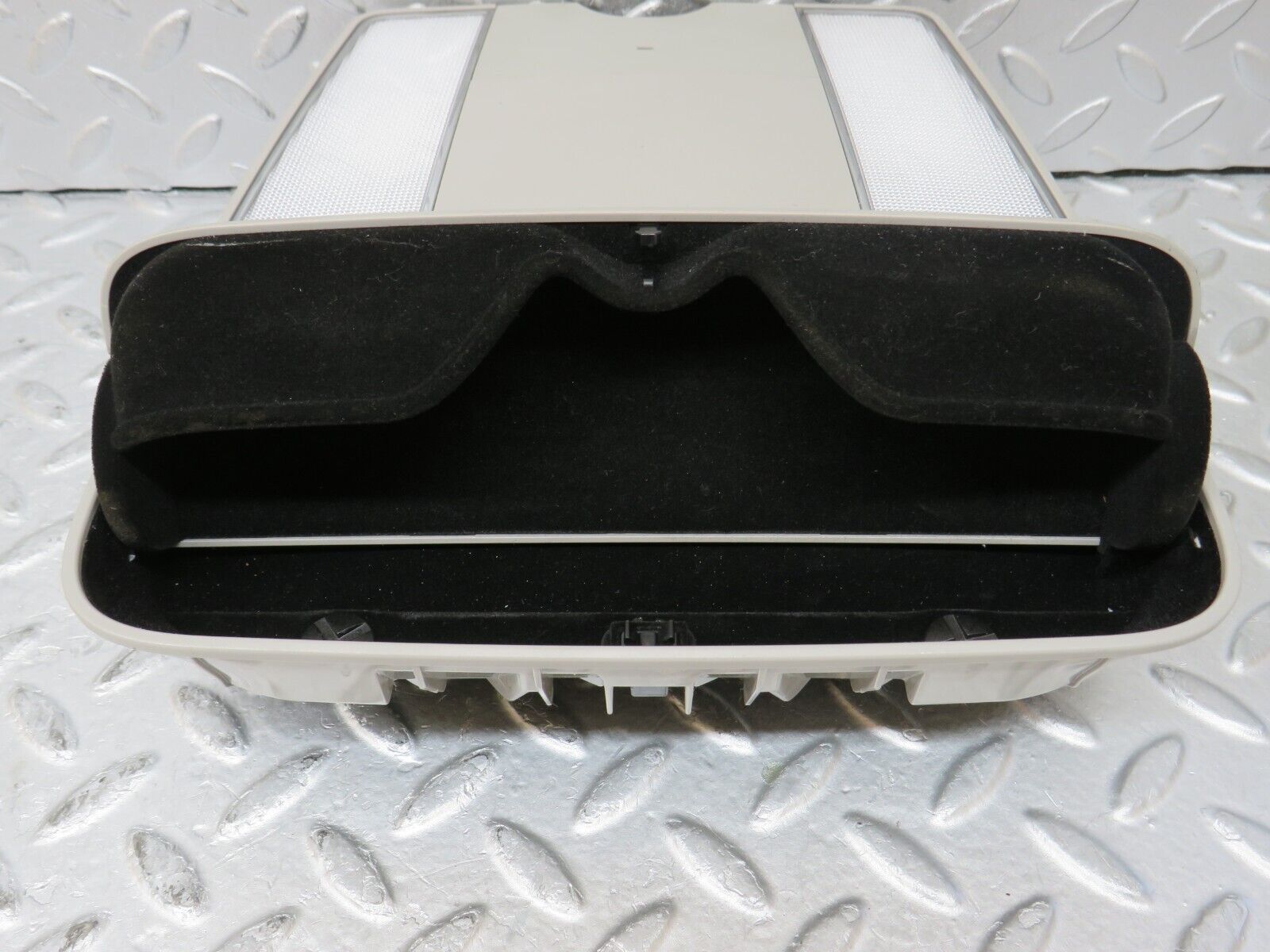 35195 Mercedes-Benz W221 Interior Dome Light Unit 2218708426