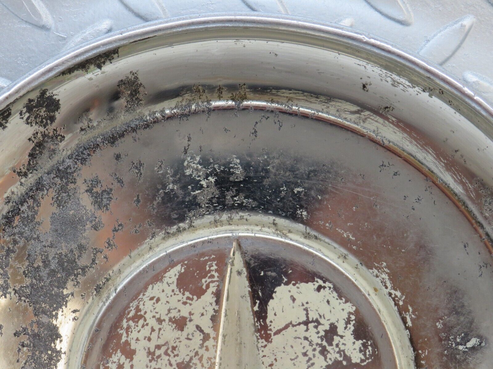 35761 Mercedes-Benz W108 Chrome Wheel Hub Cap