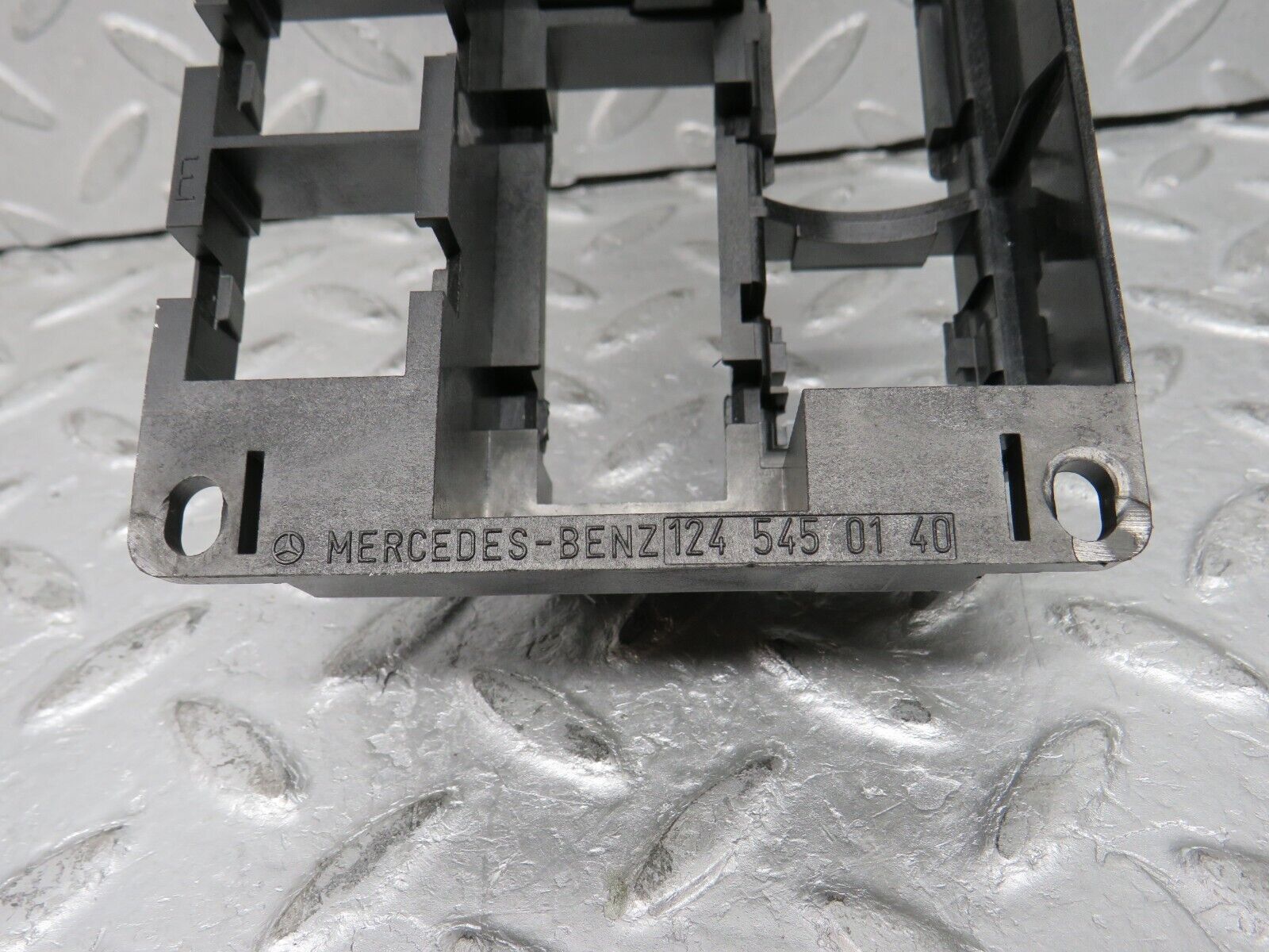 37943 Mercedes-Benz A124 320E Cabriolet Fuse Relay Holder Bracket 1245450140