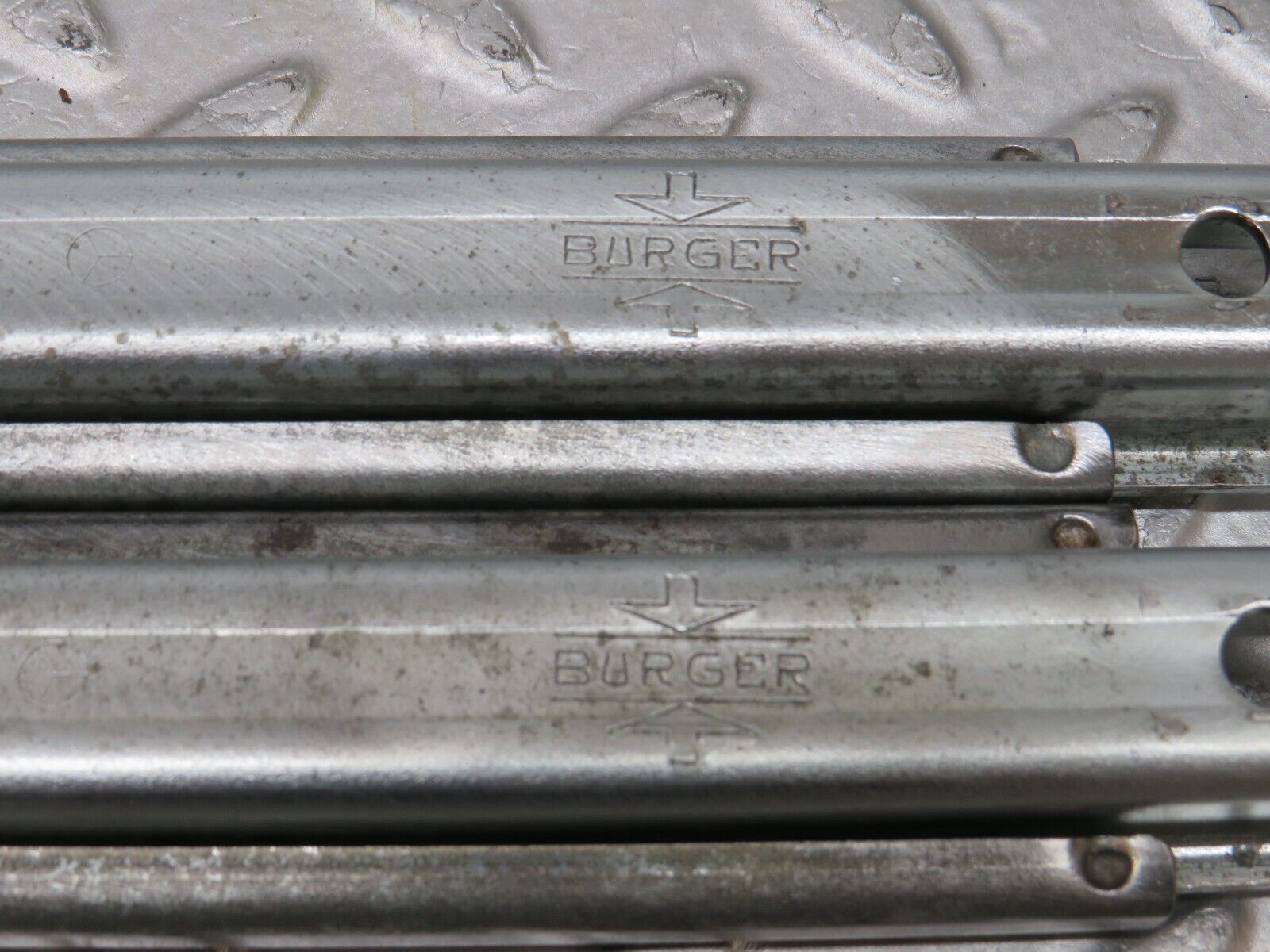 37082 Mercedes-Benz C126 420SEC Coupe Front Right Seat Rail Pair