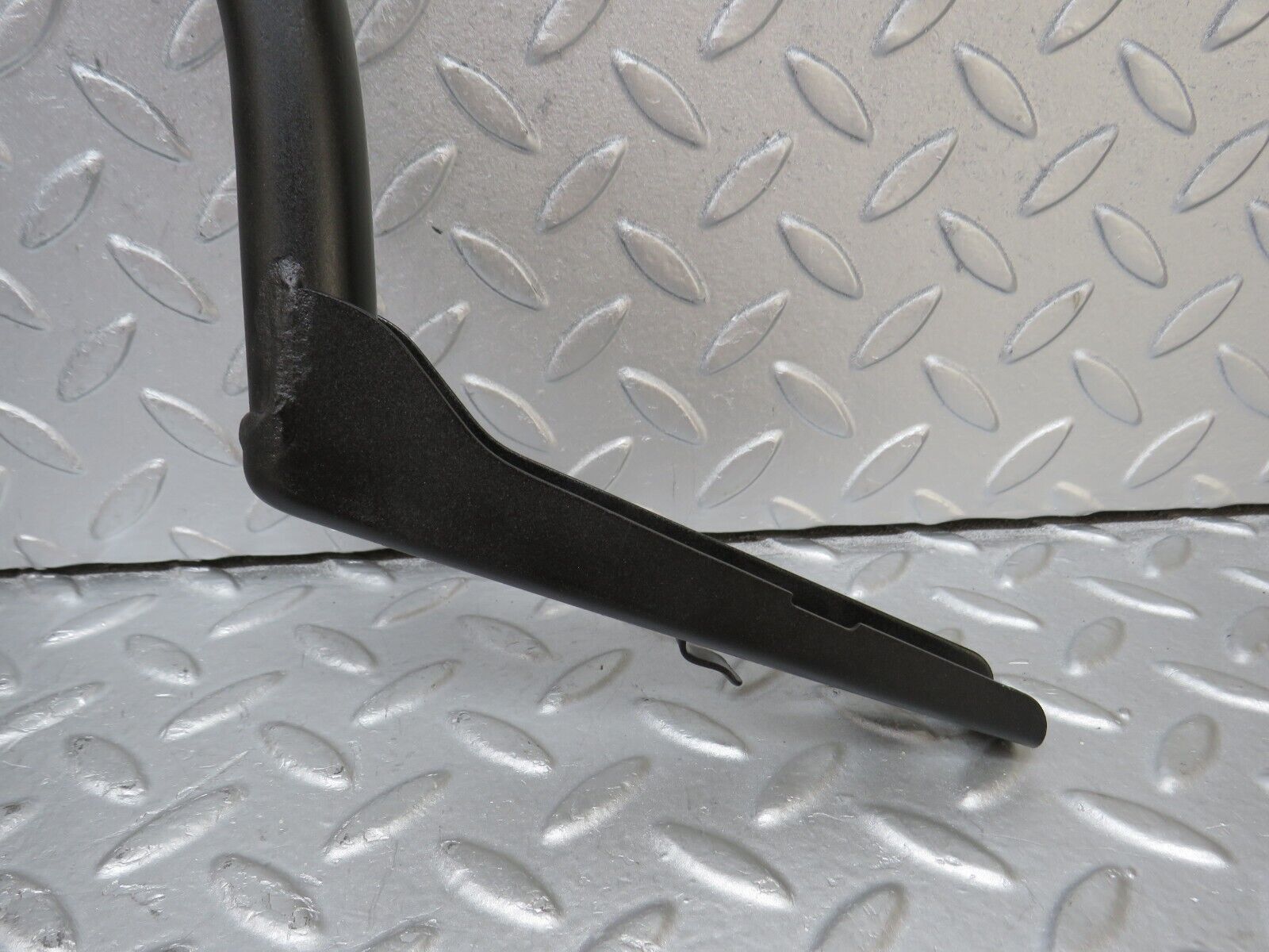 36369 Mercedes-Benz W126 420SE Trunk Lid Hinge Right Side