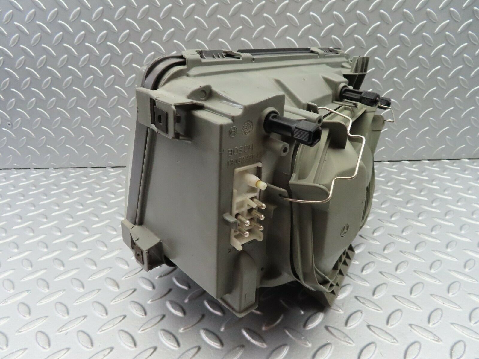 6685 Mercedes-Benz S124 E220 Wagon Headlight Bosch Left Side 1305544186