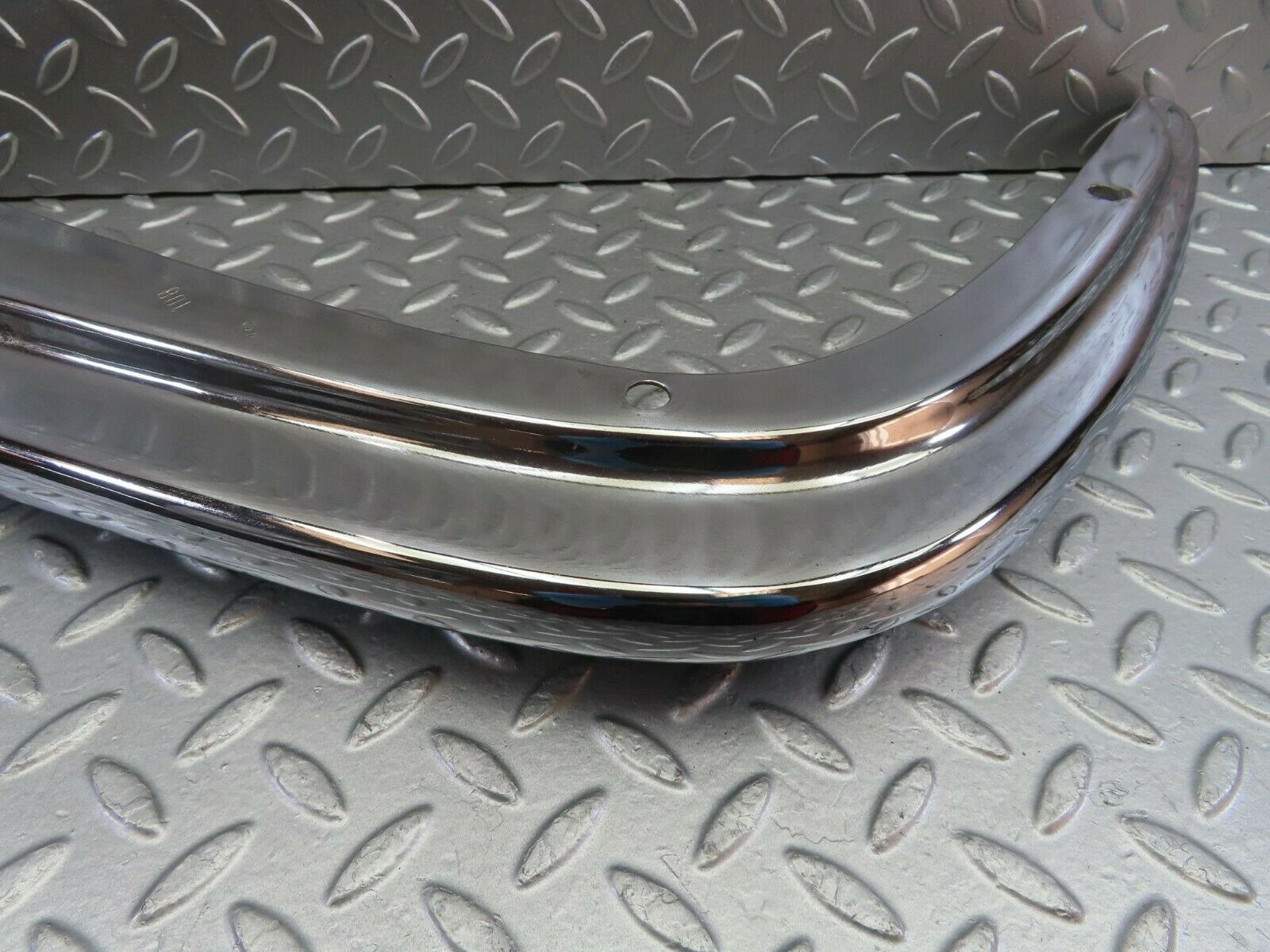 10608 Mercedes-Benz W108 Front Right Upper Bumper Corner