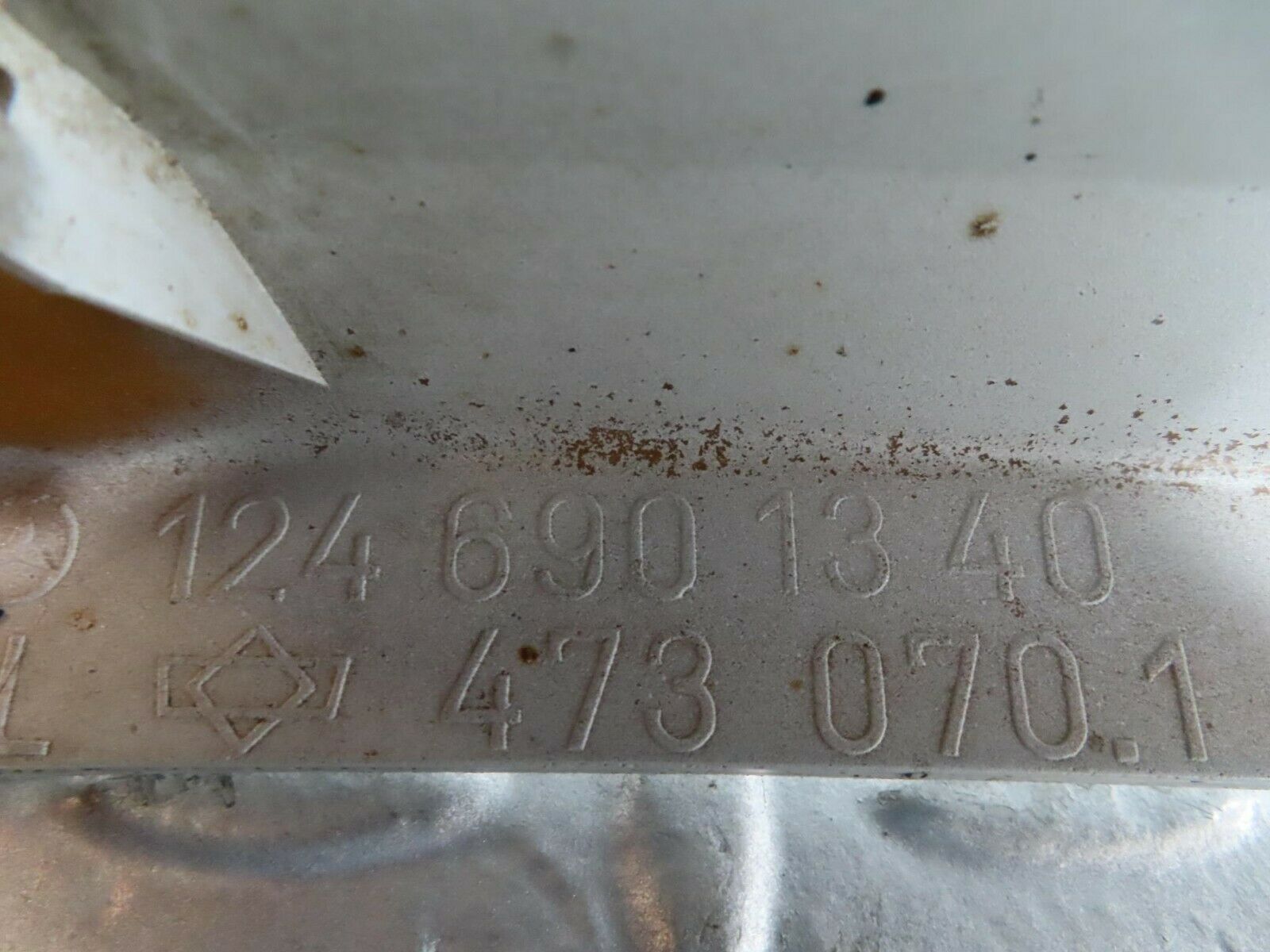 16325 Mercedes-Benz W124 260E Front Left Fender Wing Lower Moulding Trim 1246901340