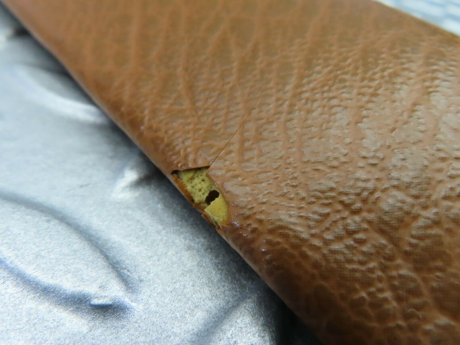 7839 Mercedes-Benz W115 220D Front Left Upper Door Panel