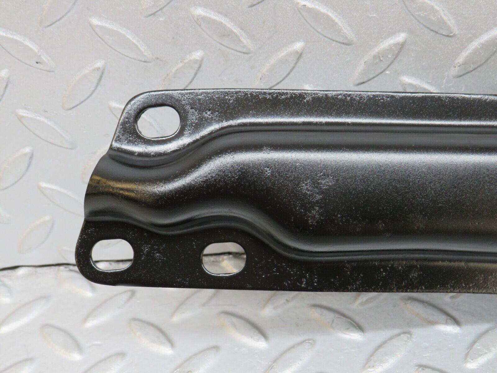 36370 Mercedes-Benz W126 420SE Engine Mount Bracket Support