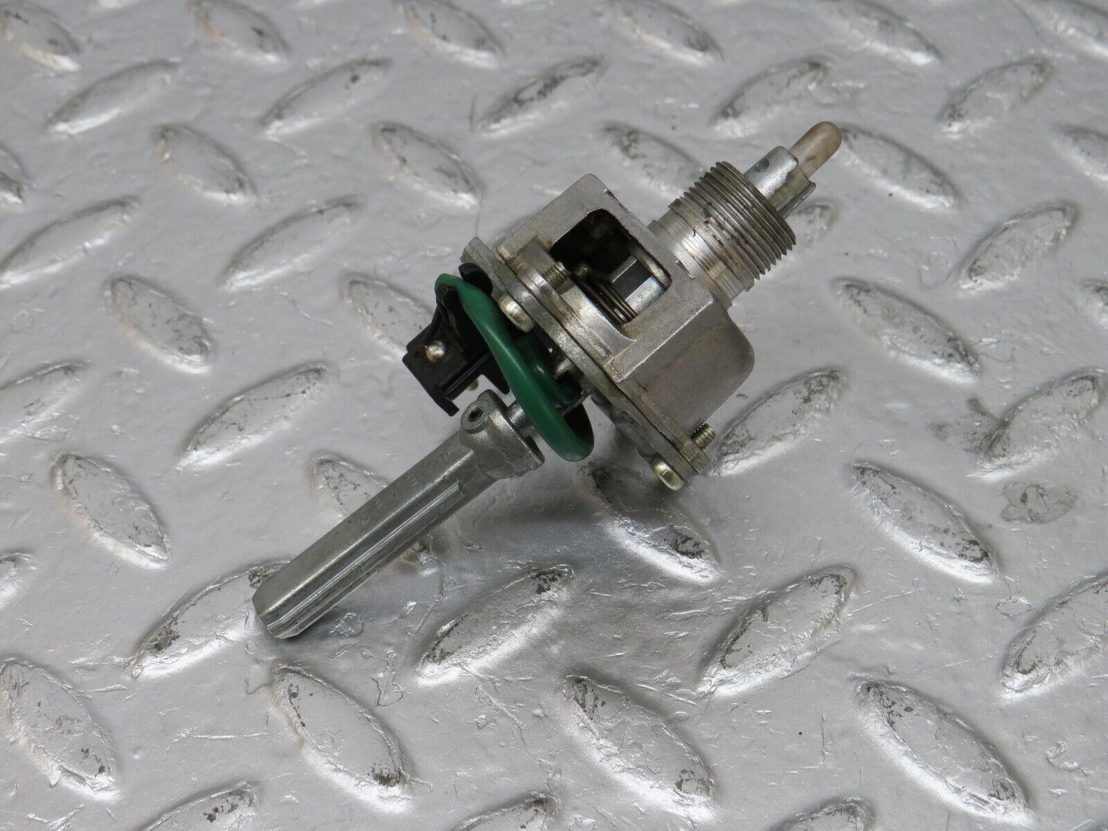 33765 Mercedes-Benz W201 190E 2.0L Heater Control Switch