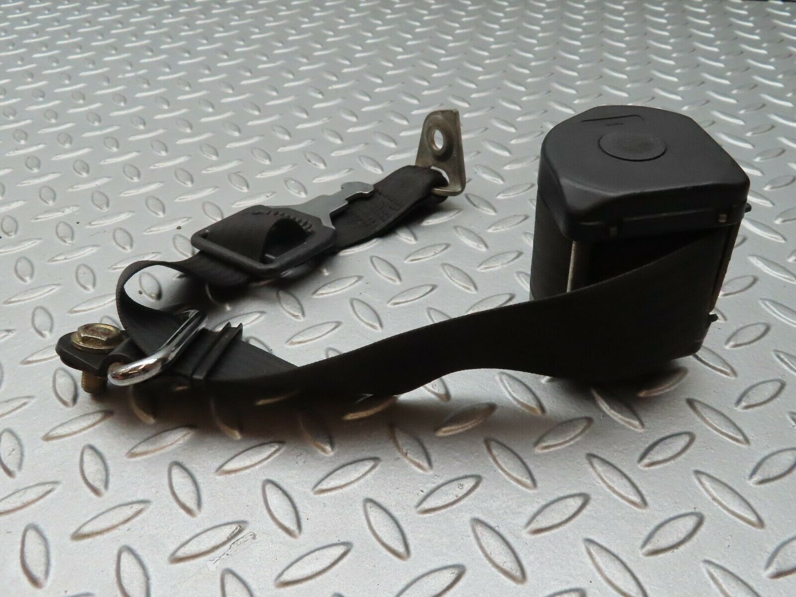 4245 Mercedes-Benz V123 240D LWB Rear Right Seat Belt 1238605585