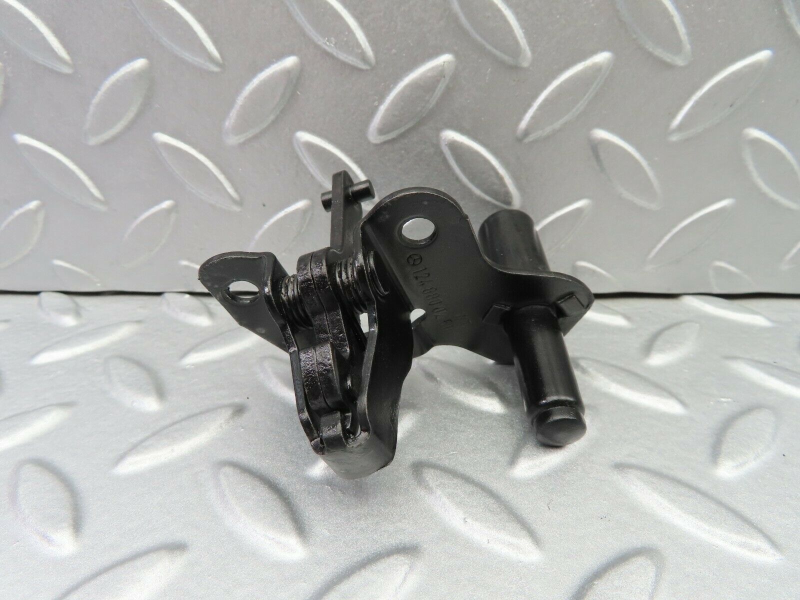 6801 Mercedes-Benz S124 E220 Wagon Bonnet Lock Catch 1248800260