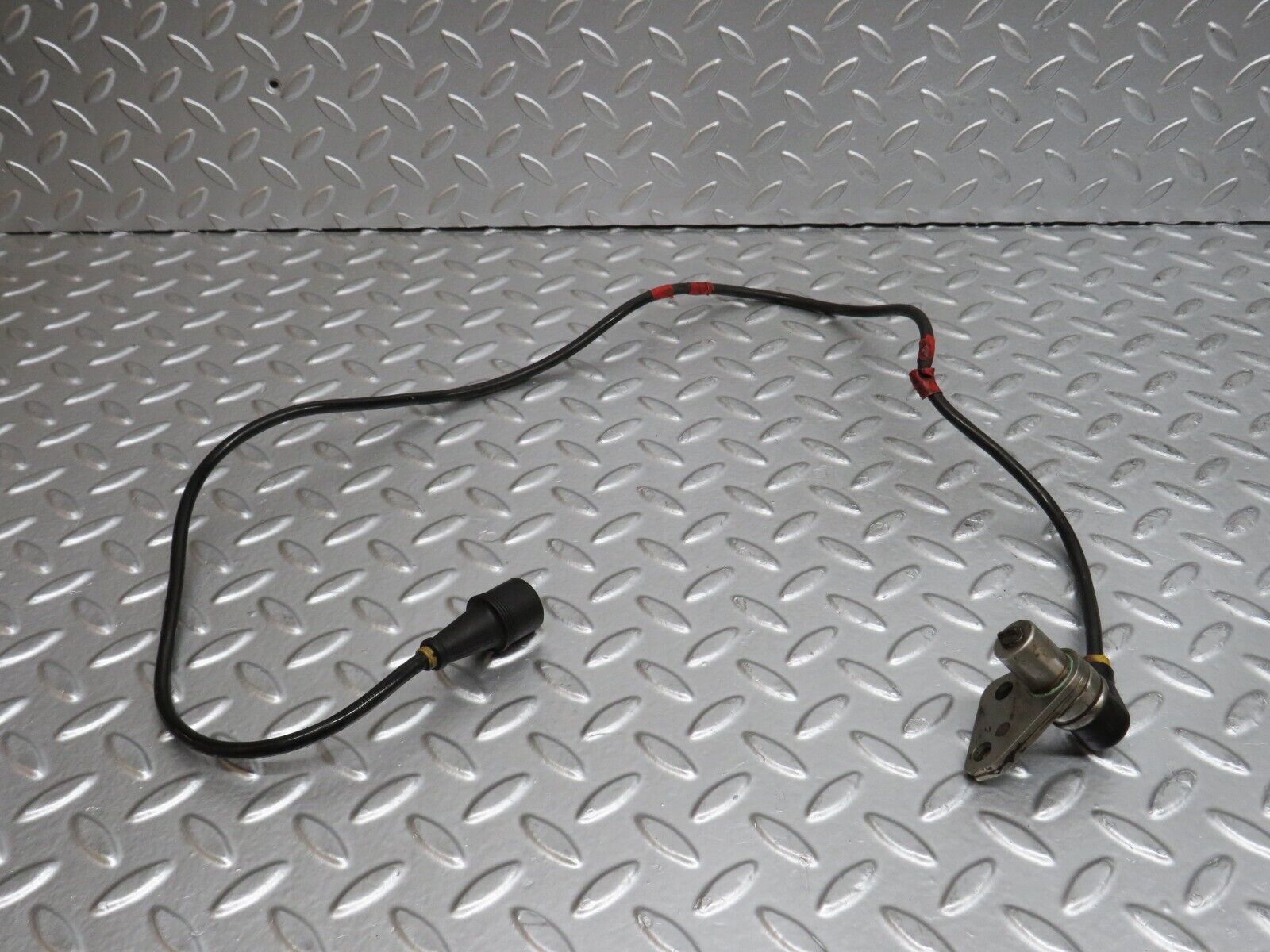 29591 Mercedes-Benz W124 230E ABS Sensor 0265001110