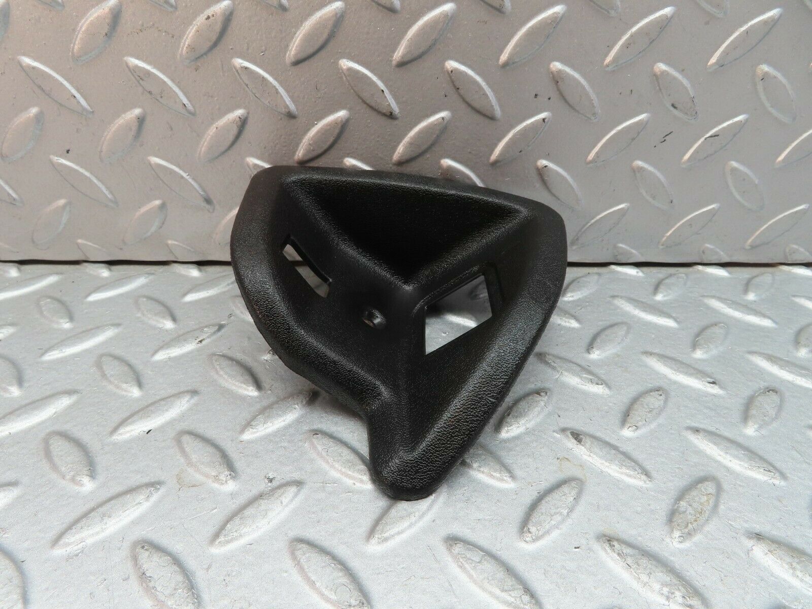 9576 Mercedes-Benz C123 280CE Coupe Rear Seat Latch Cover Right 12369222422