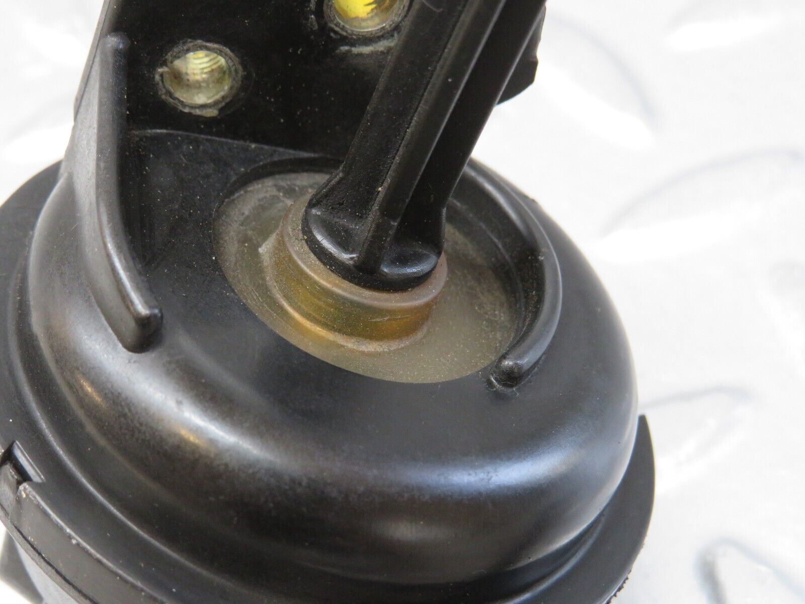 35064 Mercedes-Benz W210 320E Vacuum Valve 1121410069