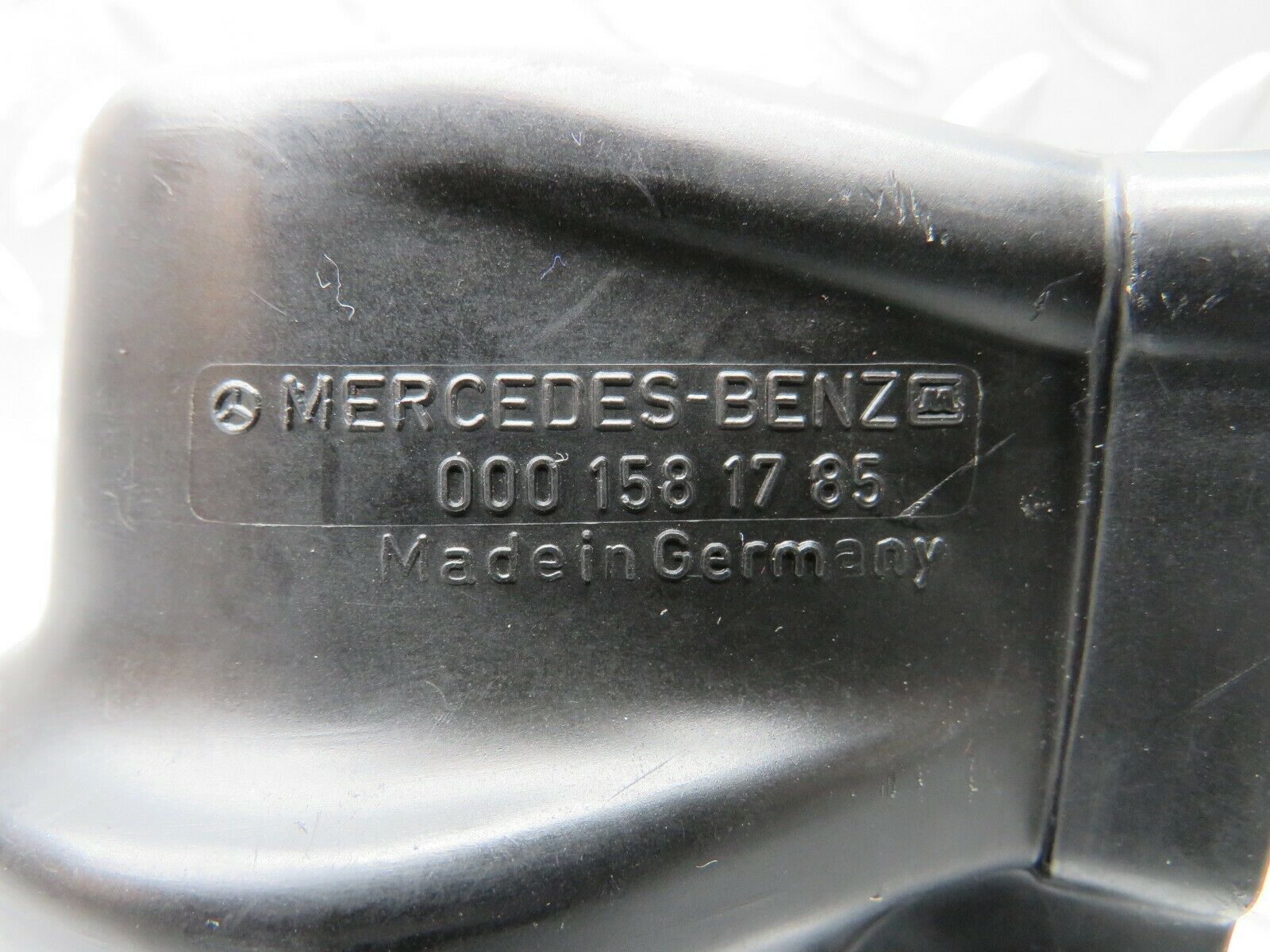 22913 Mercedes-Benz C107 450SLC Coupe Ignition Coil Protective Cap 0001581785