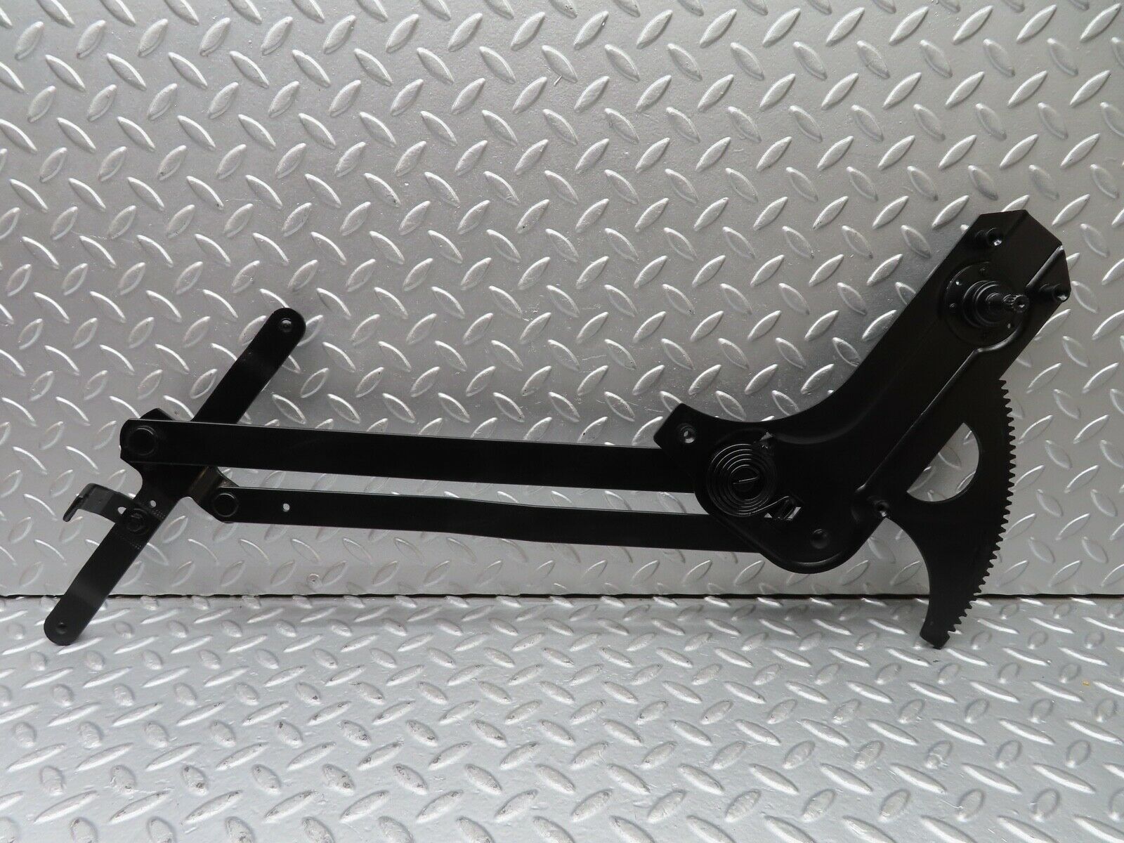 20898 Mercedes-Benz W114 250CE Coupe Front Right Manual Window Regulator