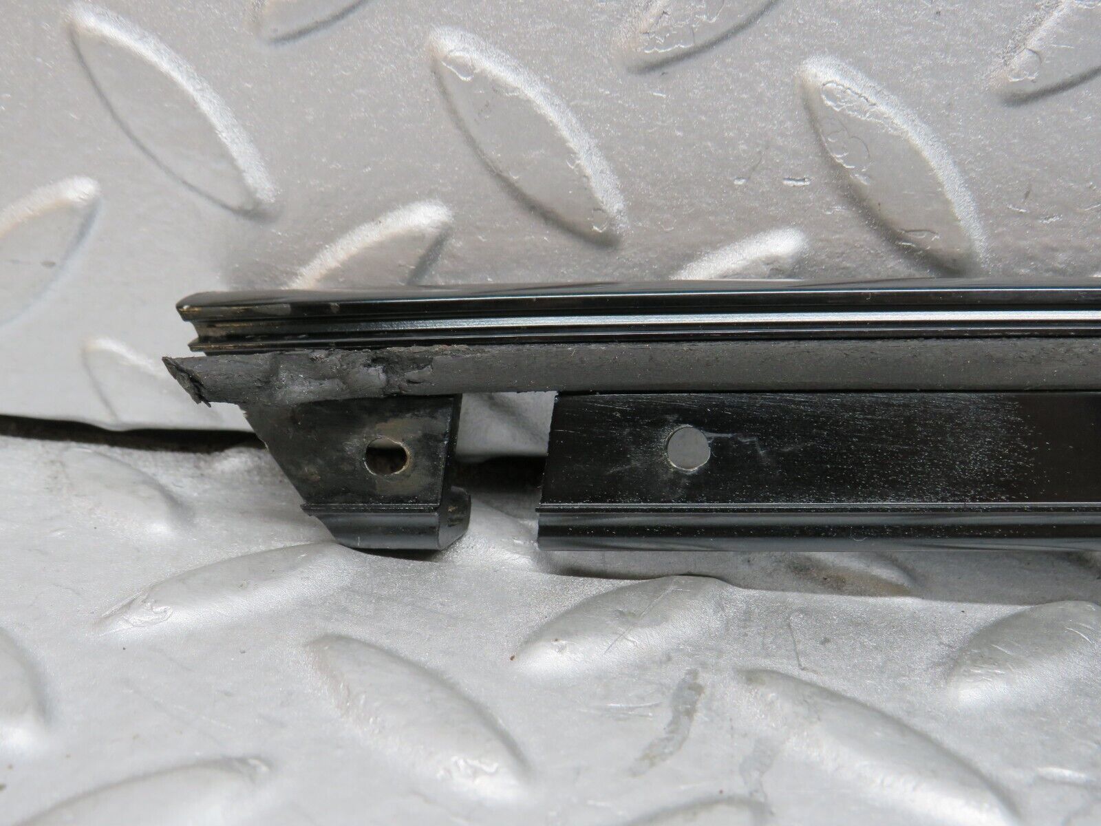 37895 Mercedes-Benz A124 320E Cabriolet A Pillar Sealing Rail Trim Left Side