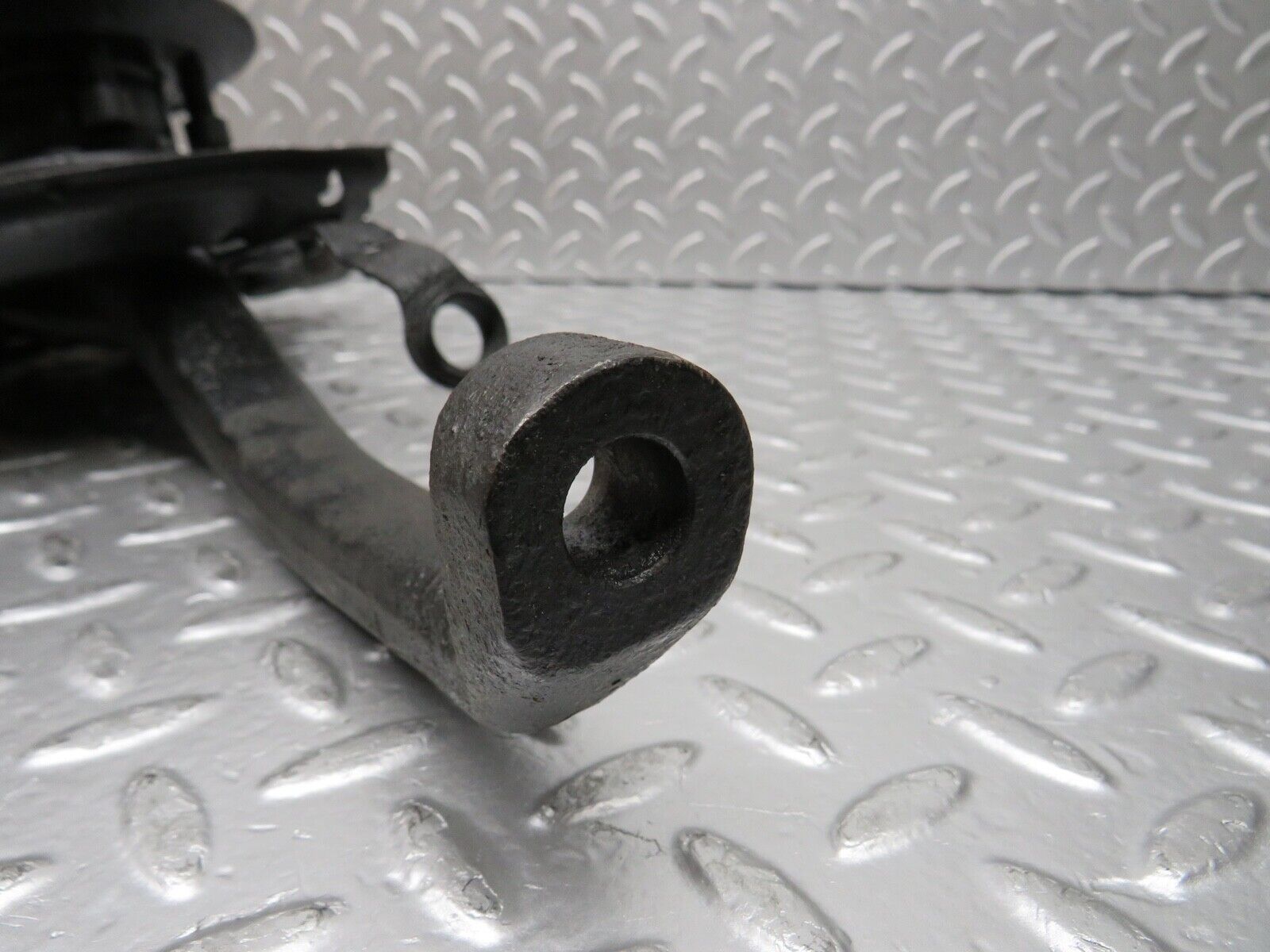 0386 Mercedes-Benz W108 280SE Complete Wheel Hub Front Right