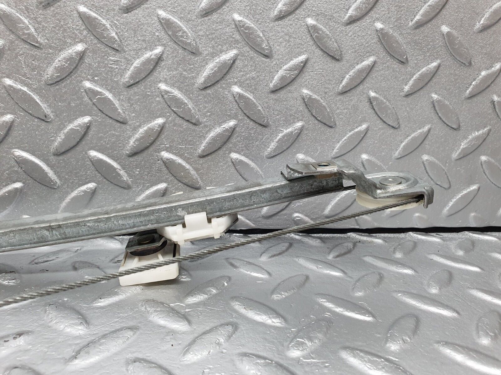 41402 Mercedes-Benz W124 200E Rear Right Manual Window Regulator