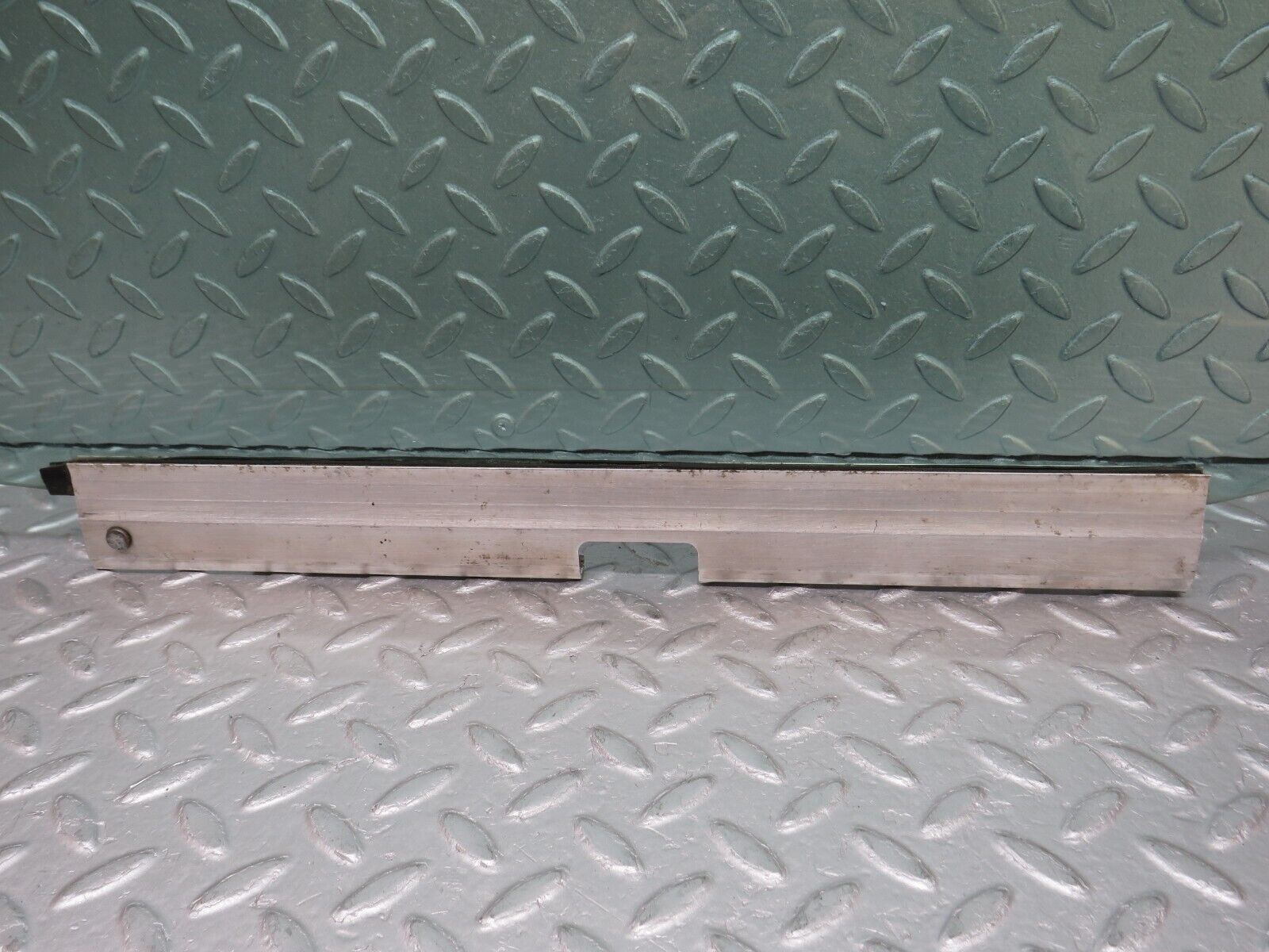 36564 Mercedes-Benz W201 190E 2.0L Front Left Door Window Glass