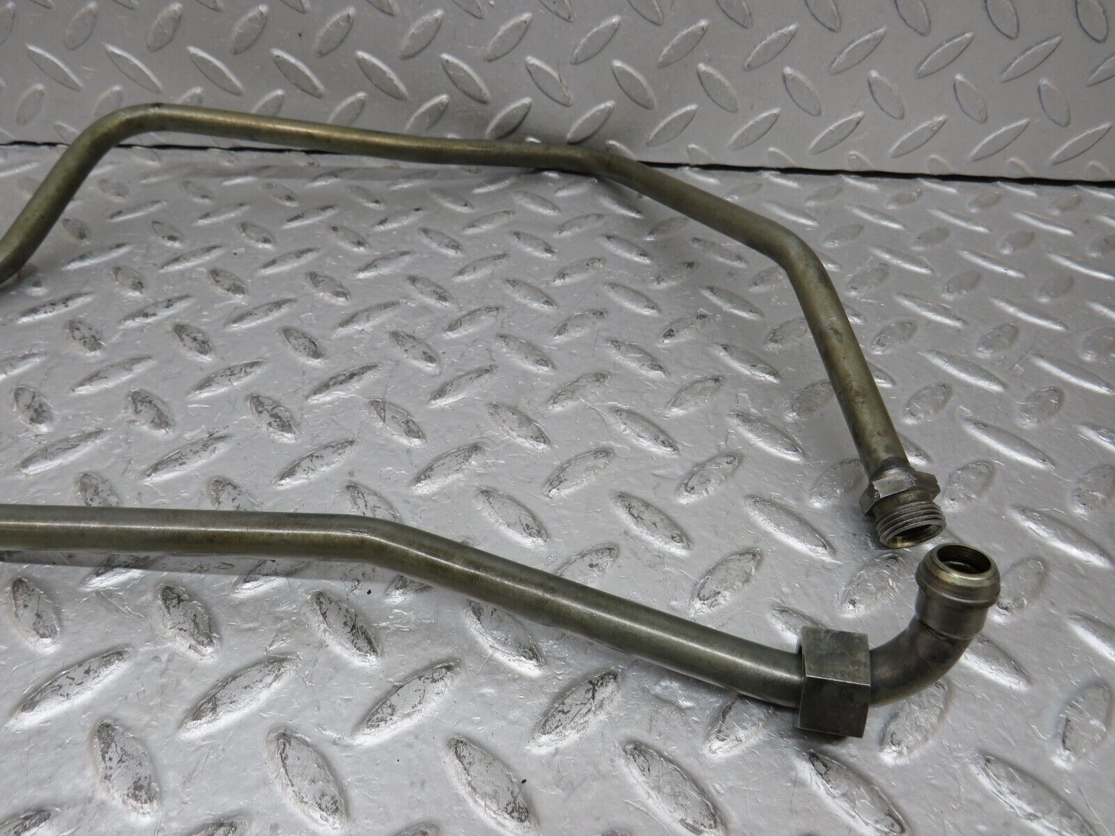37715 Mercedes-Benz W108 280S Oil Pipe Line