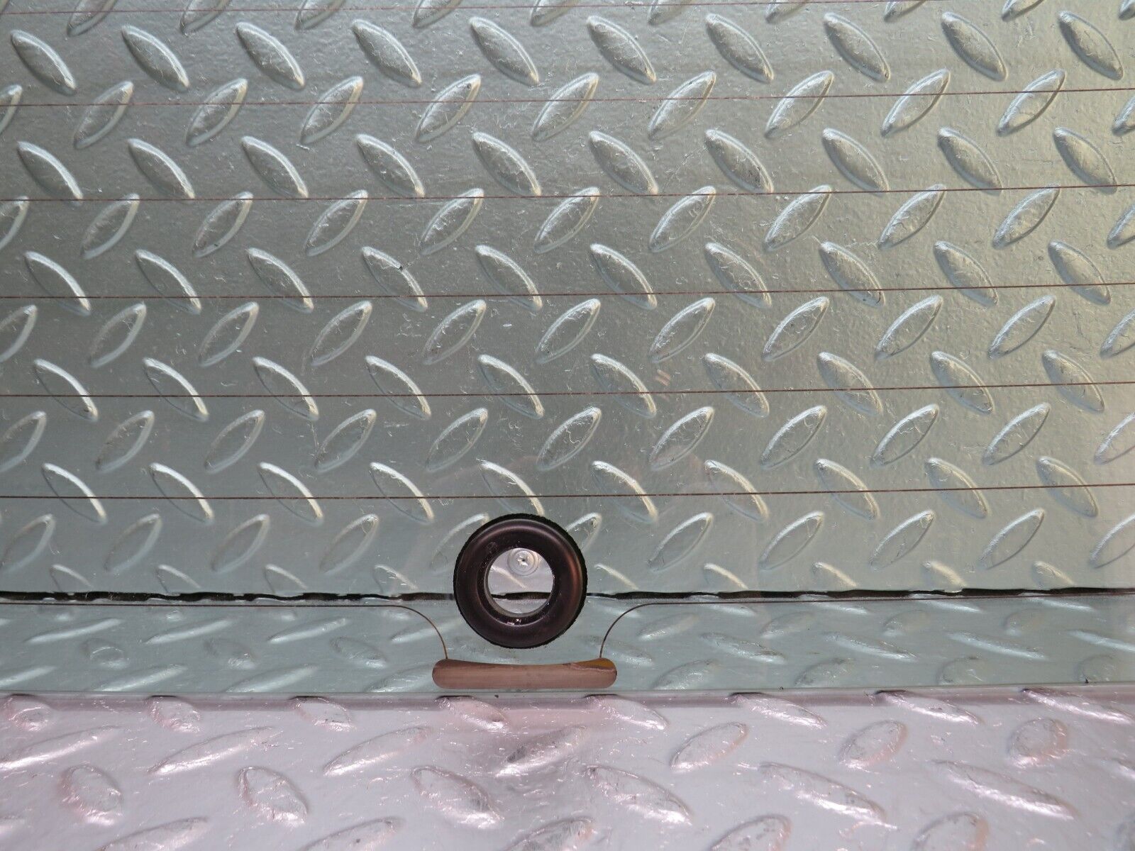 31424 Mercedes-Benz S124 220TE Wagon Tailgate Heated Windscreen