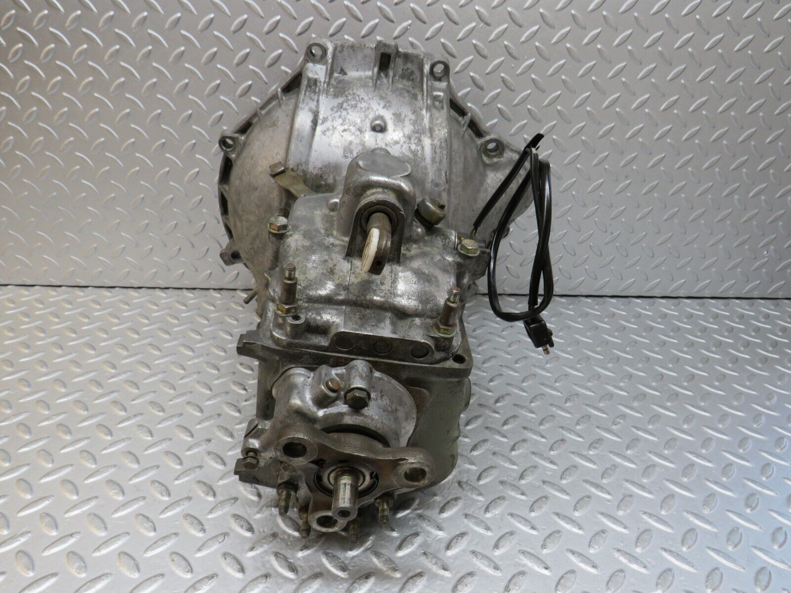 35951 Mercedes-Benz W108 Manual Gearbox 4 Speed 46020 1112610501