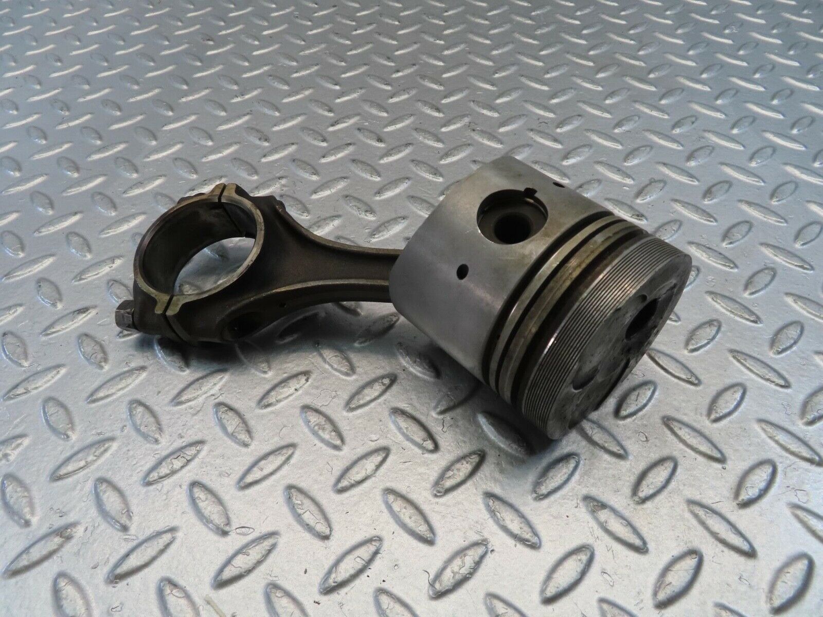 10997 Mercedes-Benz W115 220D Piston With Connecting Rod 86.98 mm