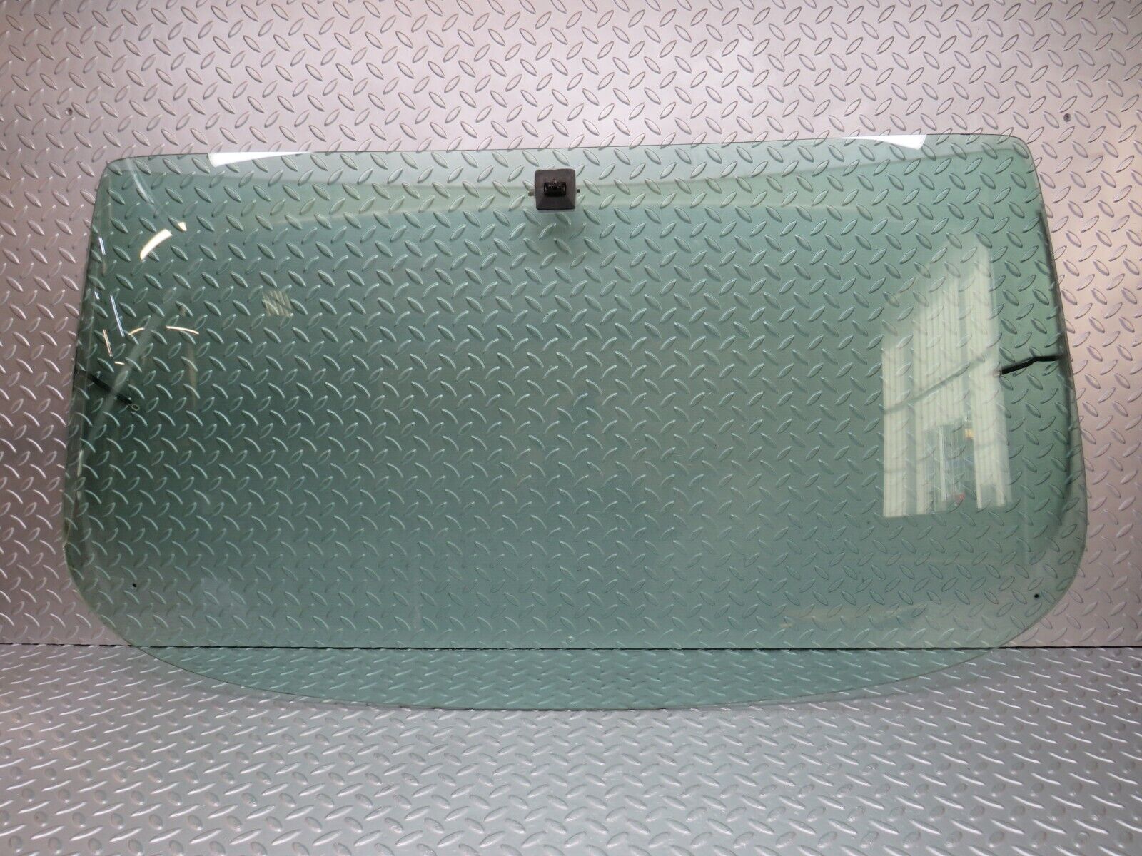 36010 Mercedes-Benz W126 420SE Rear Heated Windscreen