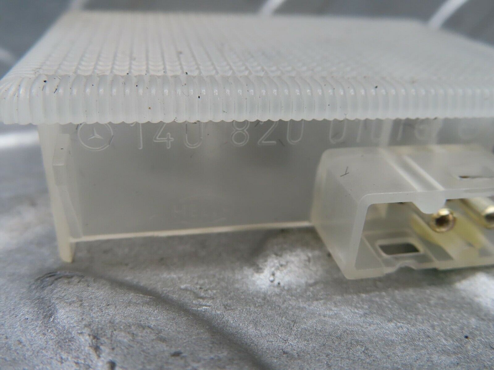 15186 Mercedes-Benz W140 S320 Glove Box Light 1408200101