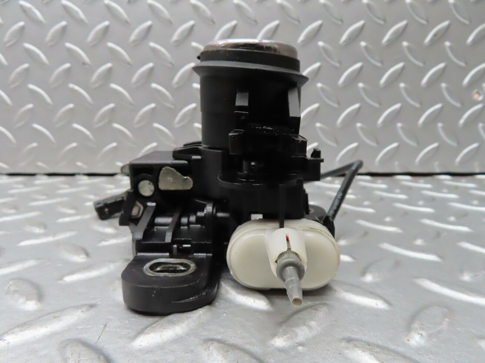 19514 Mercedes-Benz C140 CL420 Coupe Trunk Lock No Key 1408202610