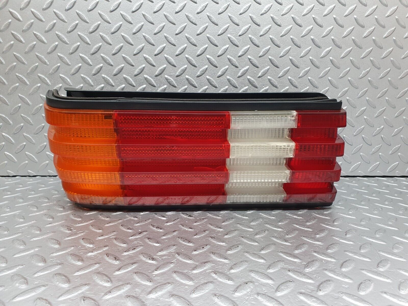 41161 Mercedes-Benz W126 300SE Tail Light & Bulb Holder Left Side