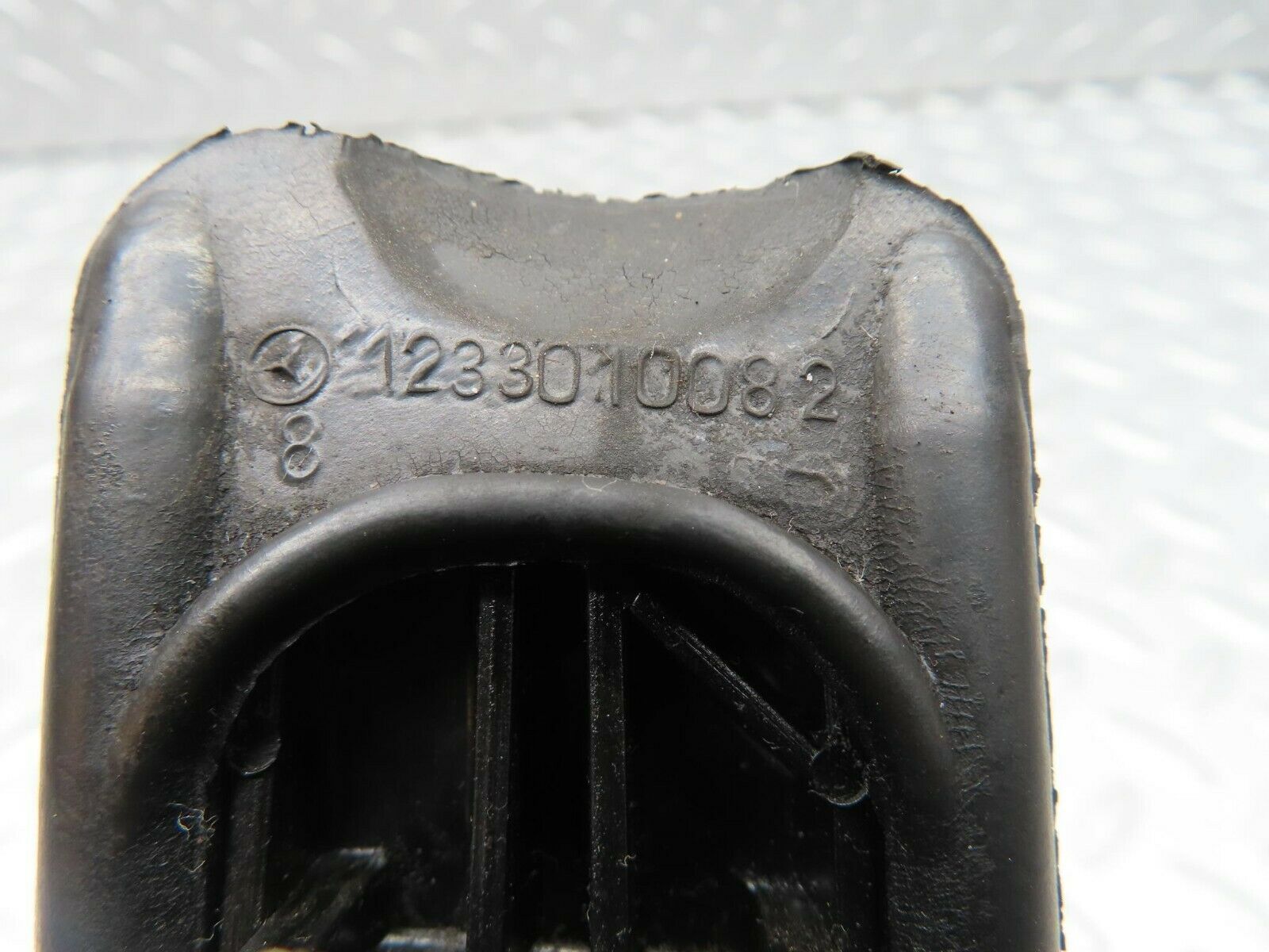 16650 Mercedes-Benz C107 380SLC Accelerator Pedal With Rubber 1233010082