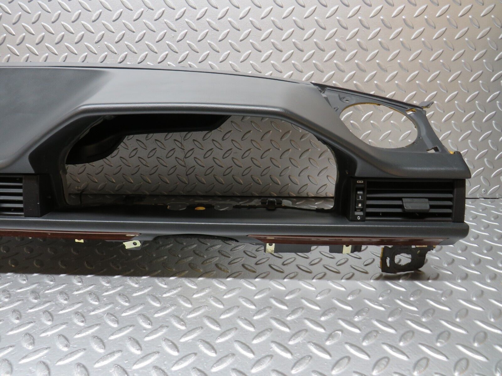 31338 Mercedes-Benz S124 220TE Wagon Dashboard Black