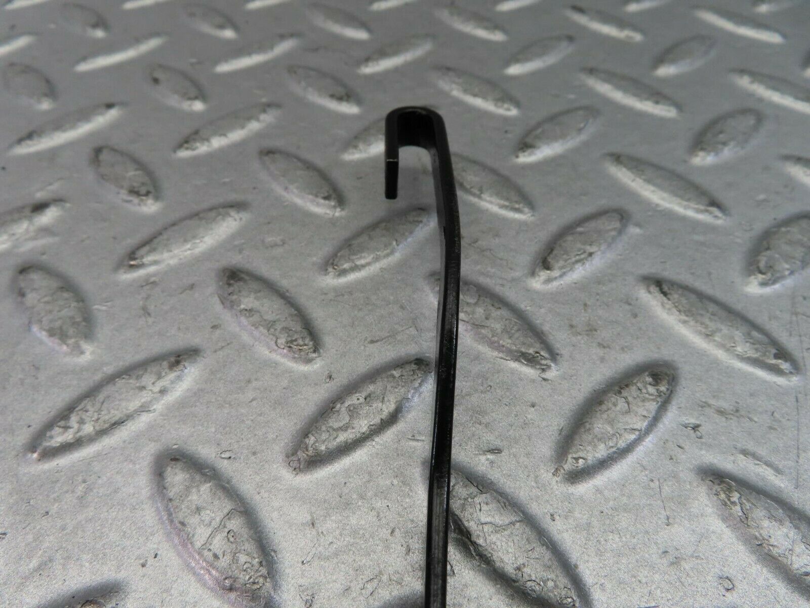 9778 Mercedes-Benz C123 280CE Coupe Front Right Wiper Arm 3399990553