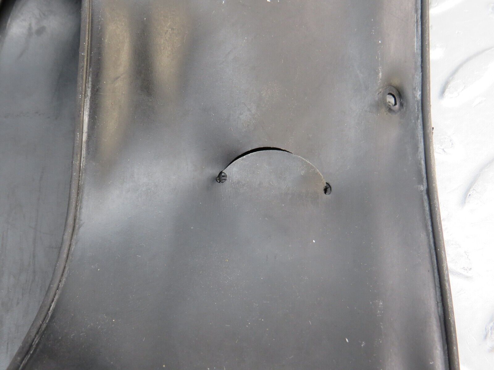 36158 Mercedes-Benz W126 420SE Heating Duct Rubber 1268320088
