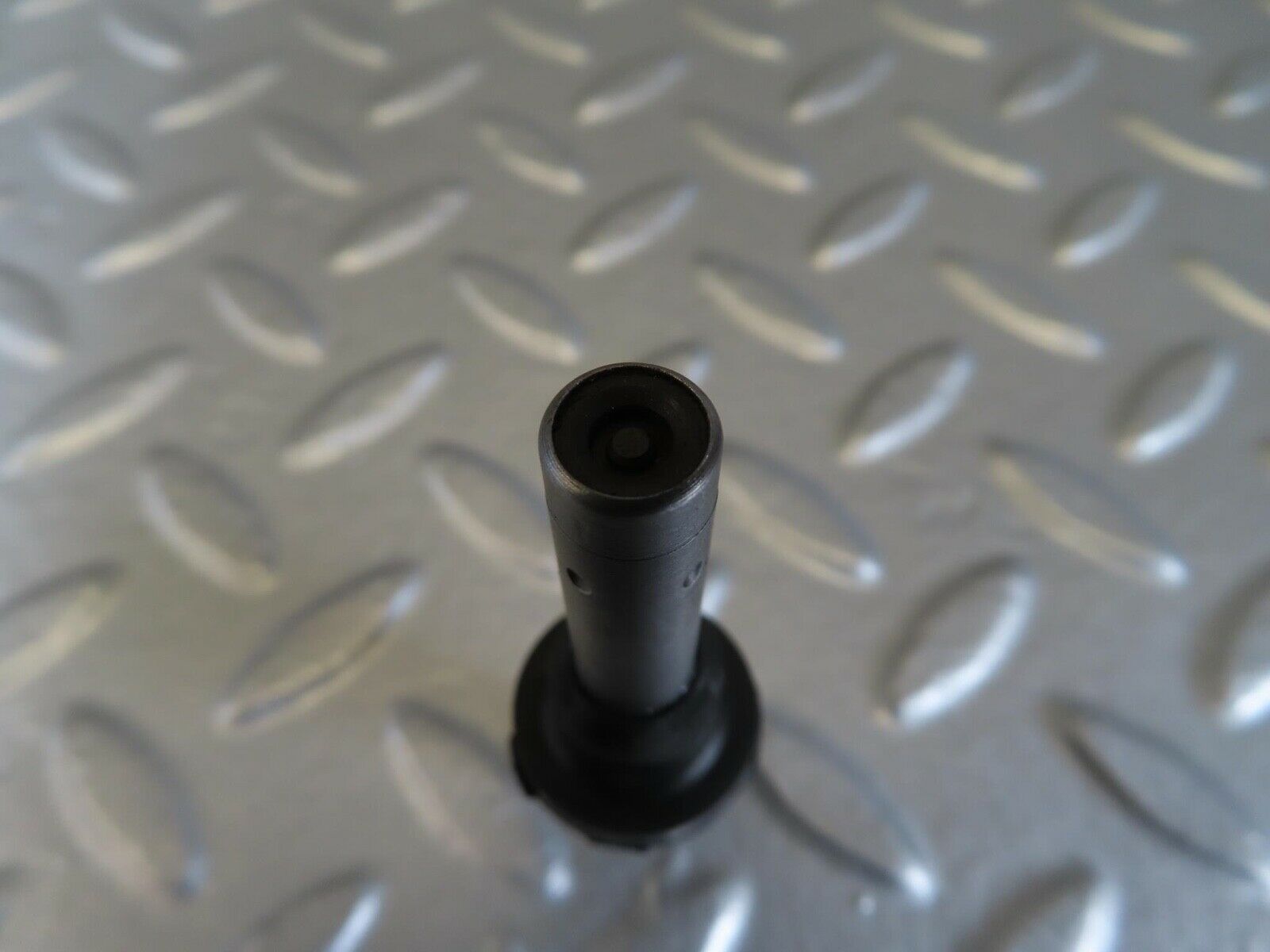 14031 Mercedes-Benz C107 280SLC Fuel Injector Bosch 0437502010