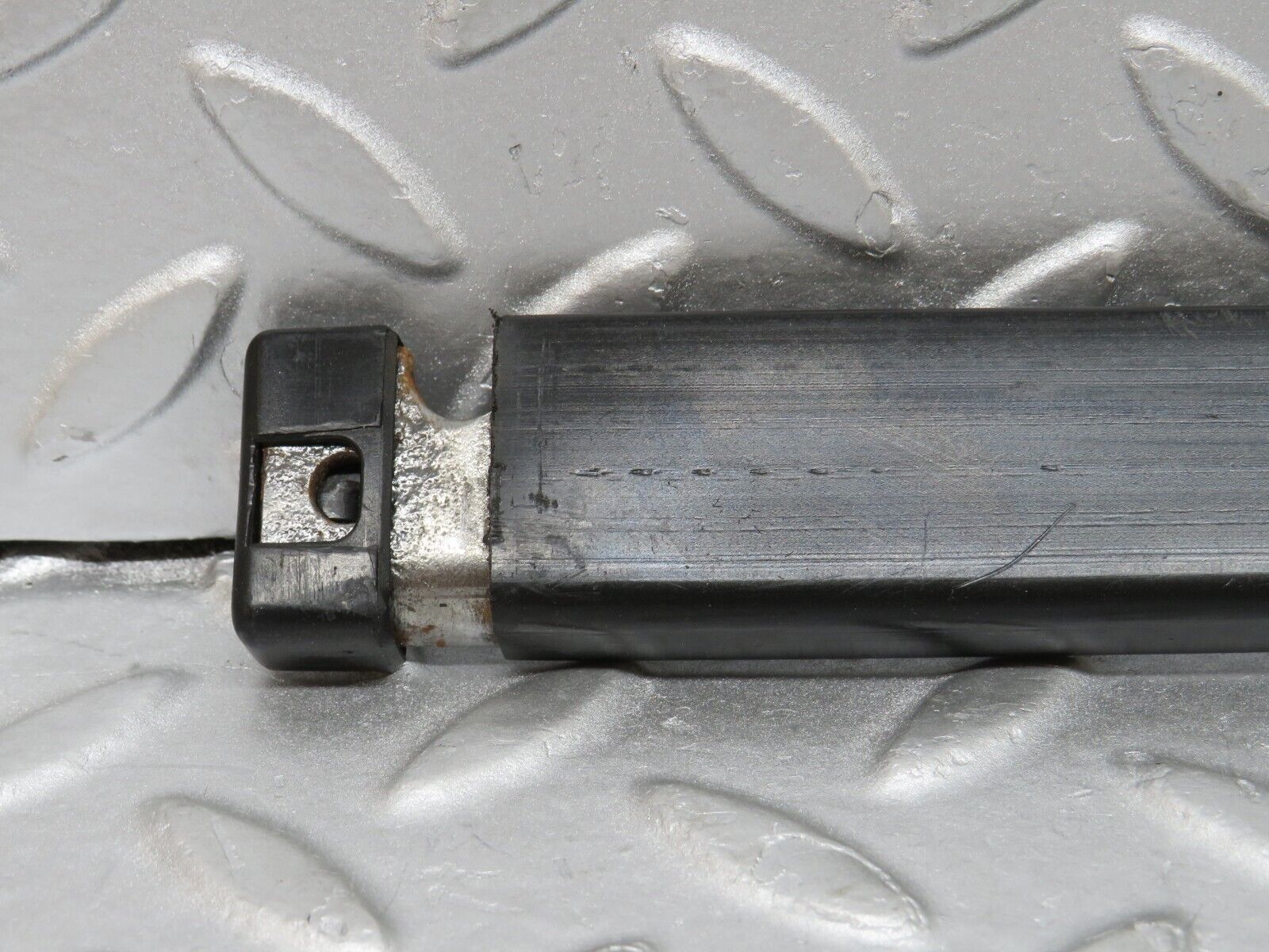 36304 Mercedes-Benz W126 420SE Seat Belt Runner