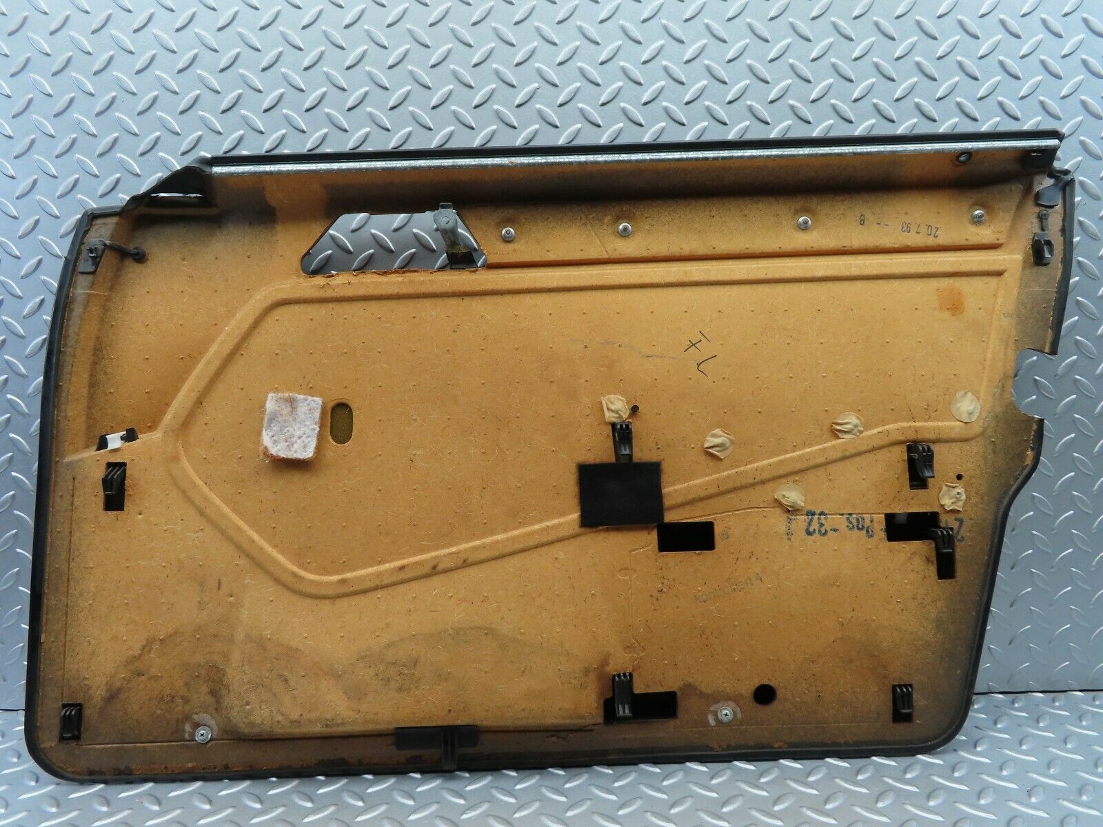 6642 Mercedes-Benz S124 E220 Wagon Front Left Door Card Black