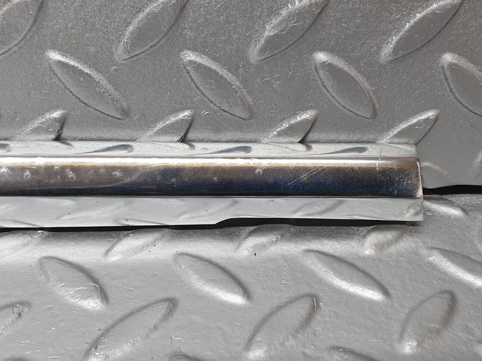 41188 Mercedes-Benz W126 300SE Rear Left Door Chrome Moulding Trim