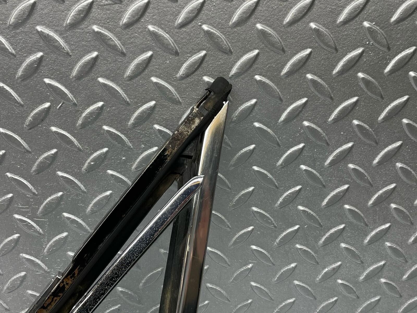 40521 Mercedes-Benz W108 Front Left Quarter Window