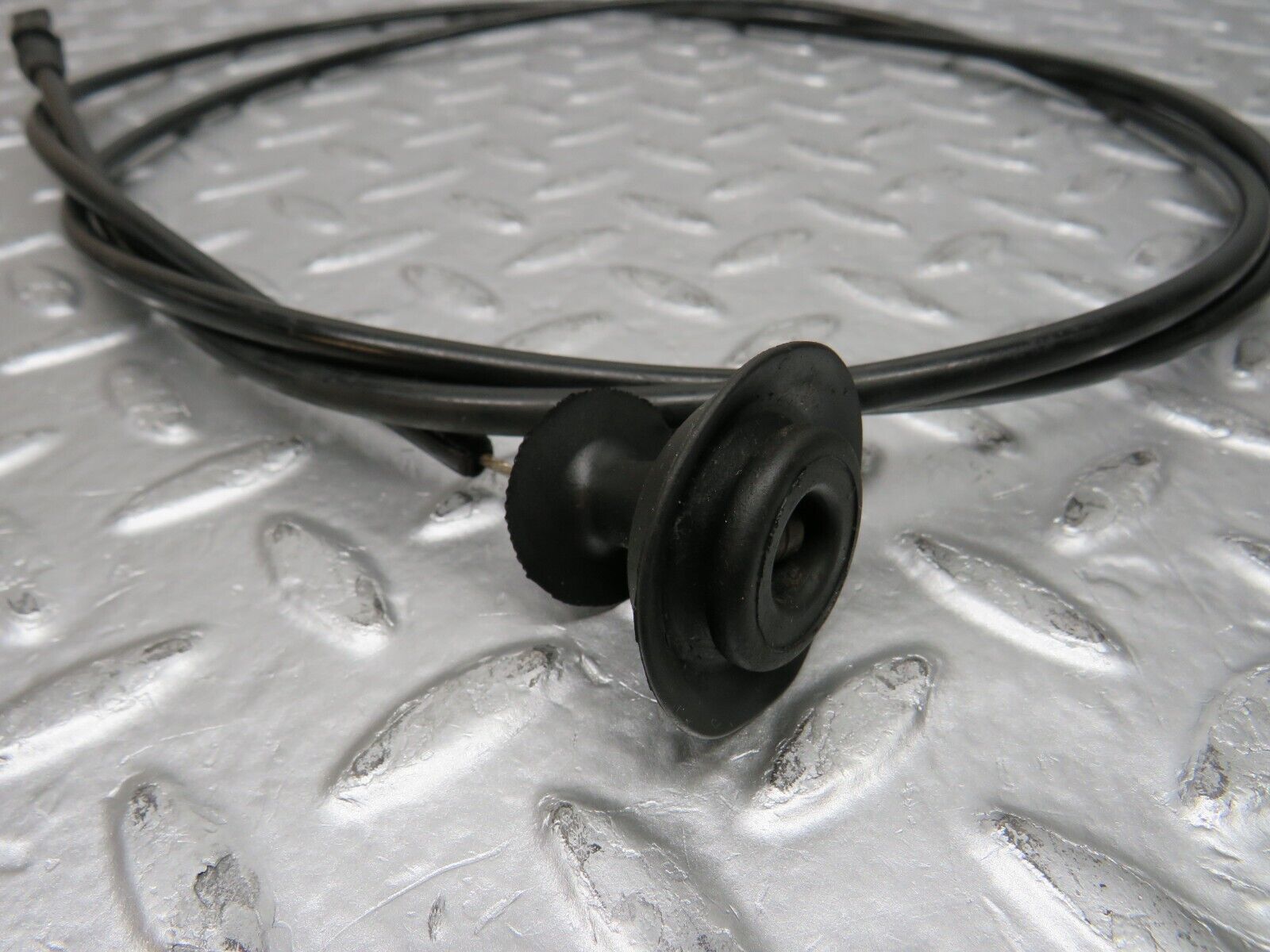 31520 Mercedes-Benz S124 220TE Wagon Bonnet Release Cable 1239970681