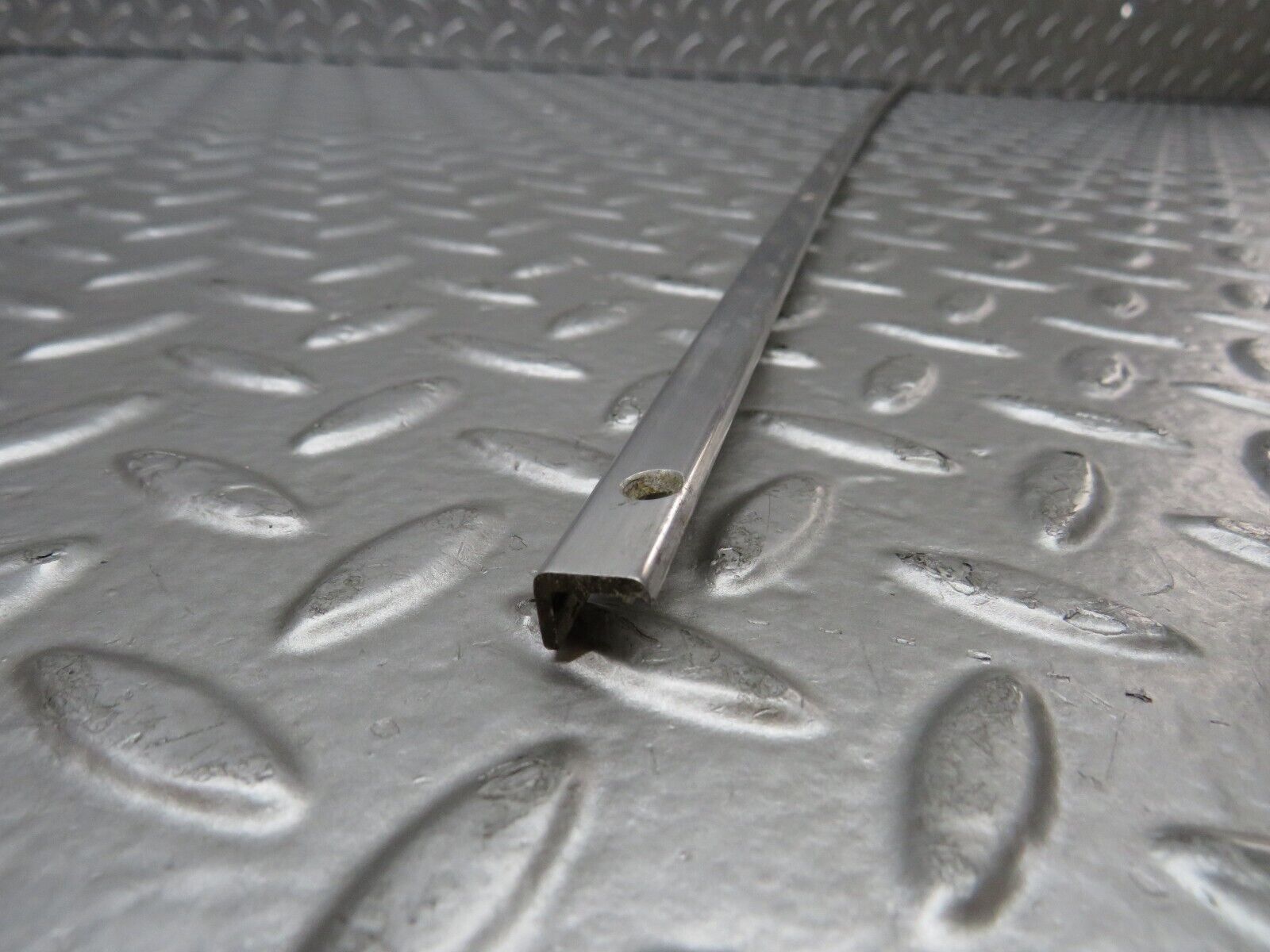 27000 Mercedes-Benz W123 240D Sunroof Chrome Trim